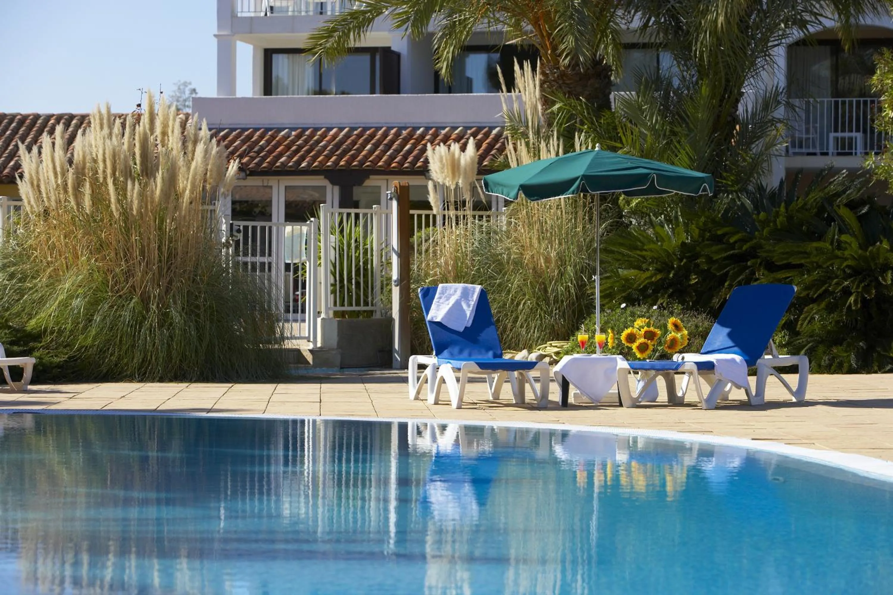 Swimming pool in SOWELL RESIDENCES Les Perles du Golfe de Saint-Tropez