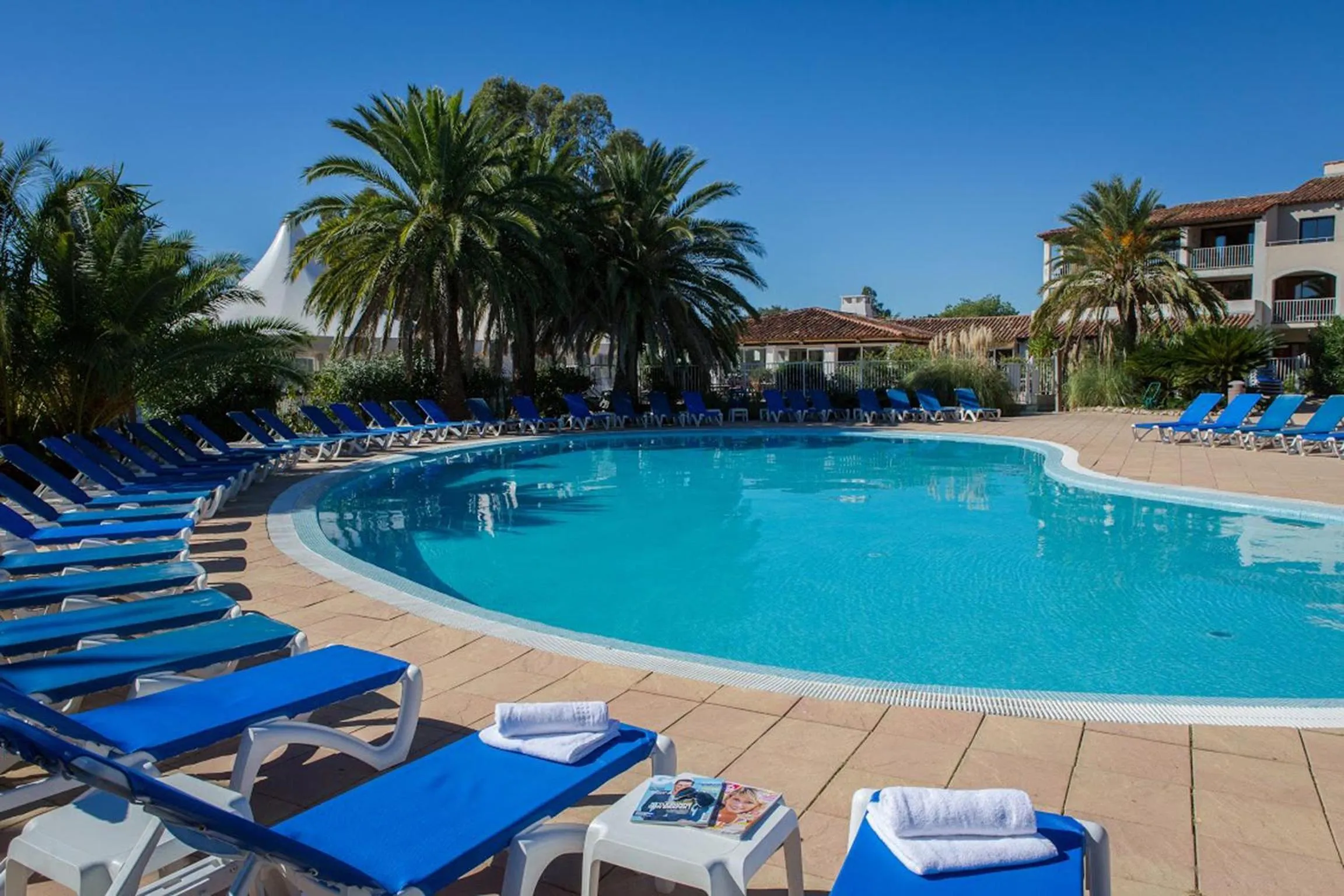 Swimming pool in SOWELL RESIDENCES Les Perles du Golfe de Saint-Tropez