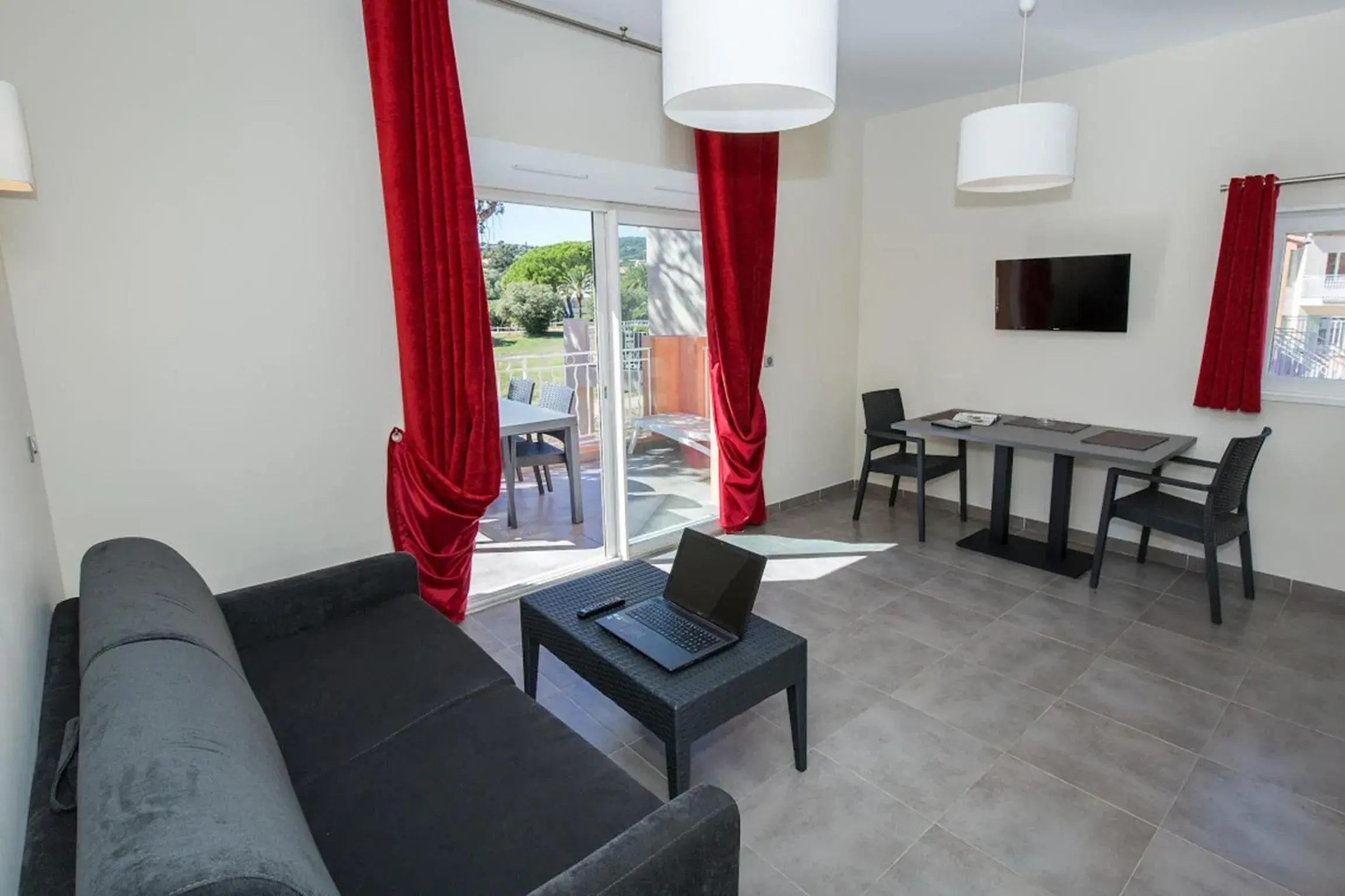 SOWELL RESIDENCES Les Perles du Golfe de Saint-Tropez SOWELL RESIDENCES Les Perles du Golfe de Saint-Tropez
