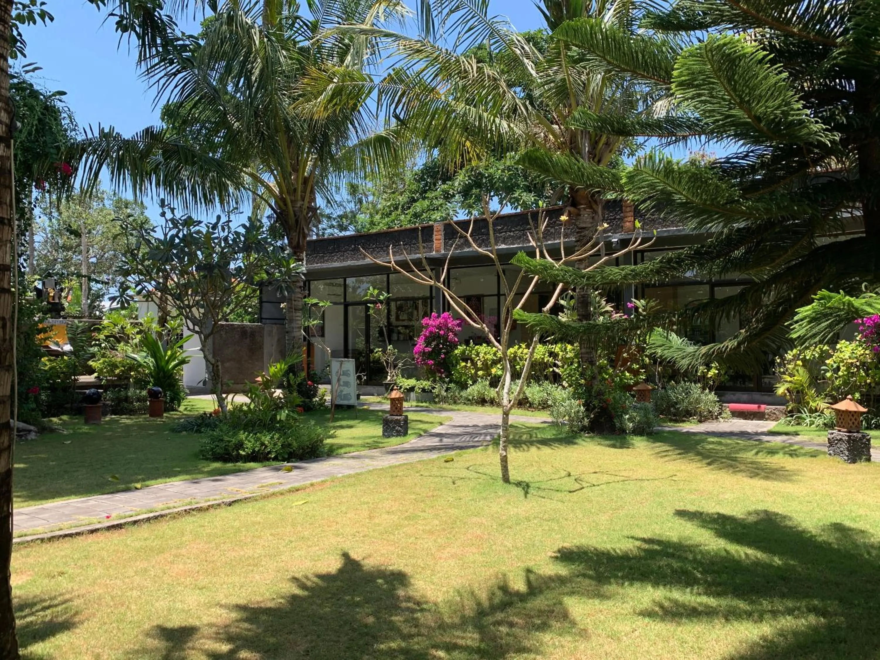 D'Mell Bali