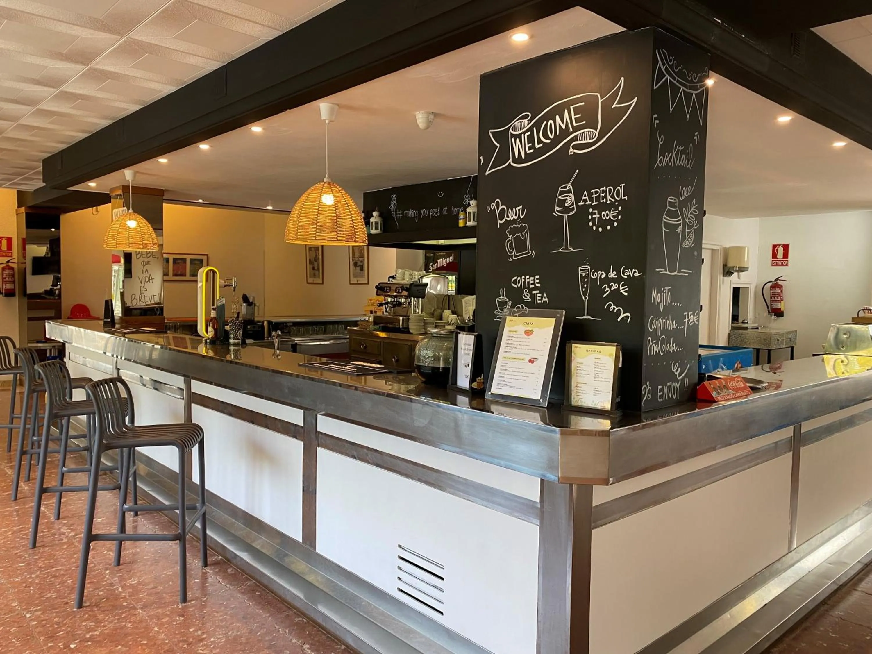 Lounge or bar in Marina Tossa