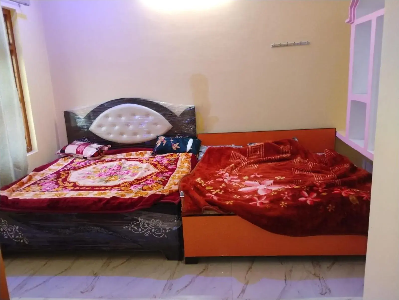 Deluxe Double or Twin Room in Geeta Teerth Guest House AC and Non AC Rooms Deluxe Double or Twin Room in Geeta Teerth Guest House AC and Non AC Rooms