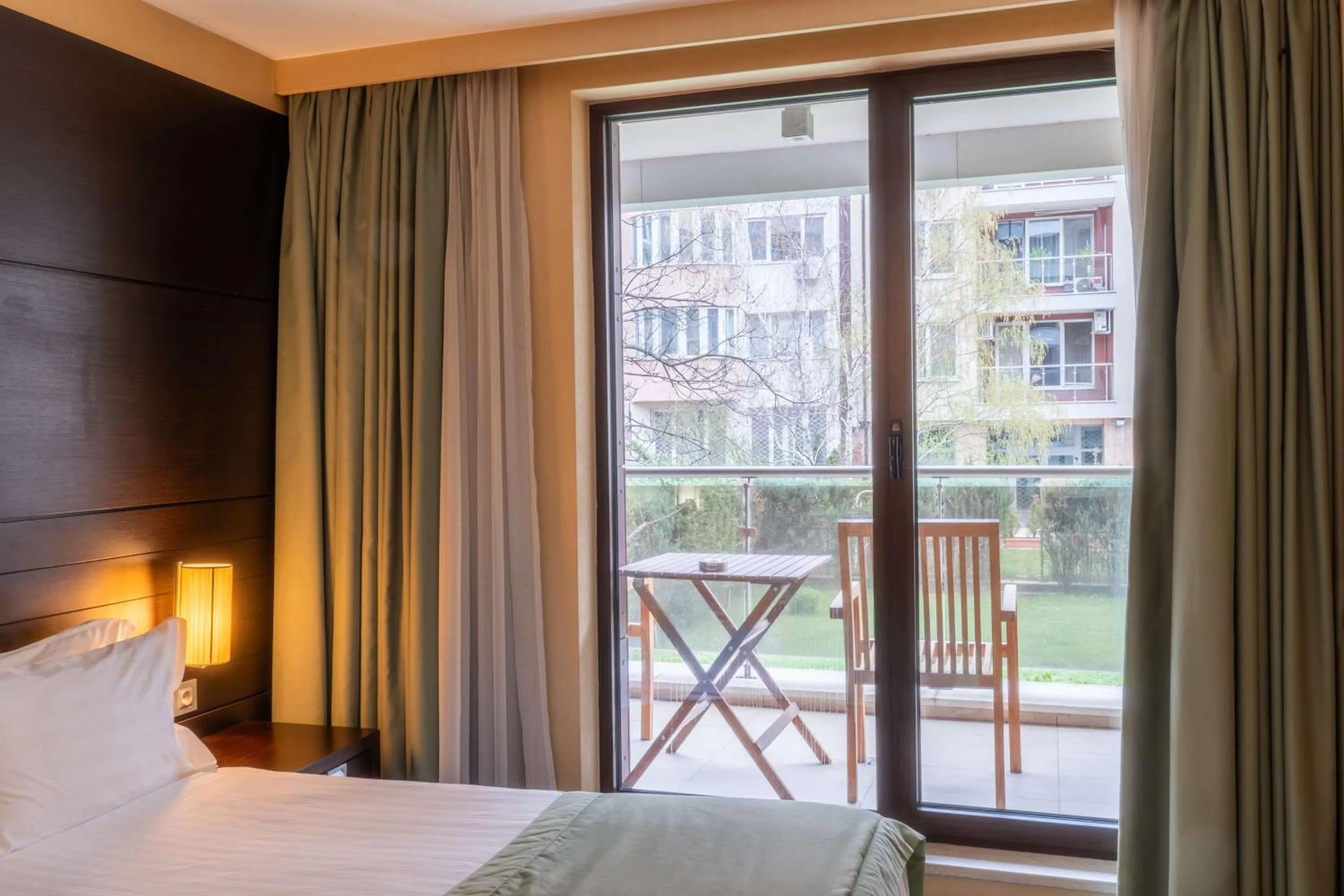 View (from property/room), Bed in Best Western Plus Olives City Hotel - Free Pool & Parking