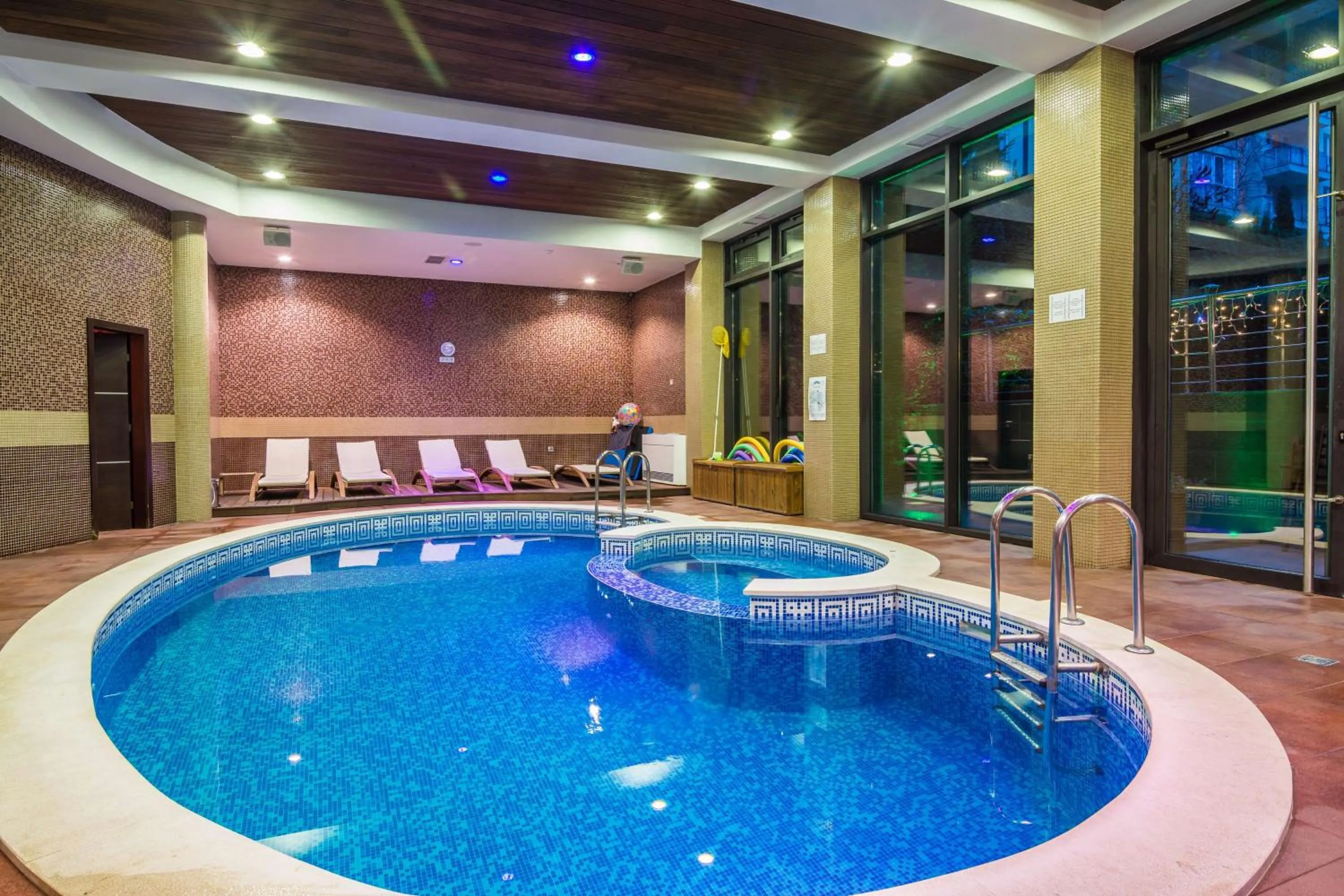 Pool view in Best Western Plus Olives City Hotel - Free Pool & Parking