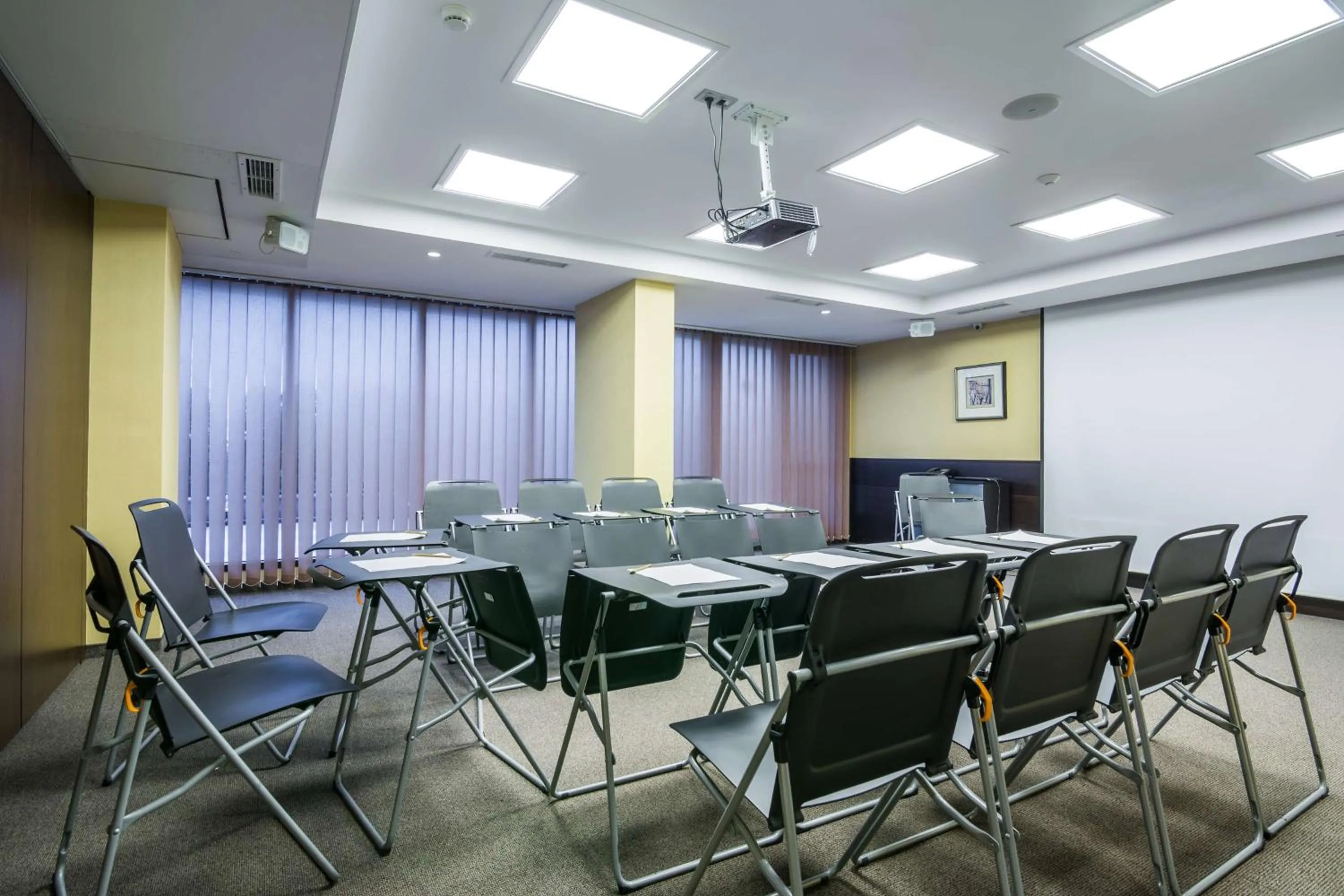 Meeting/conference room in Best Western Plus Olives City Hotel - Free Pool & Parking