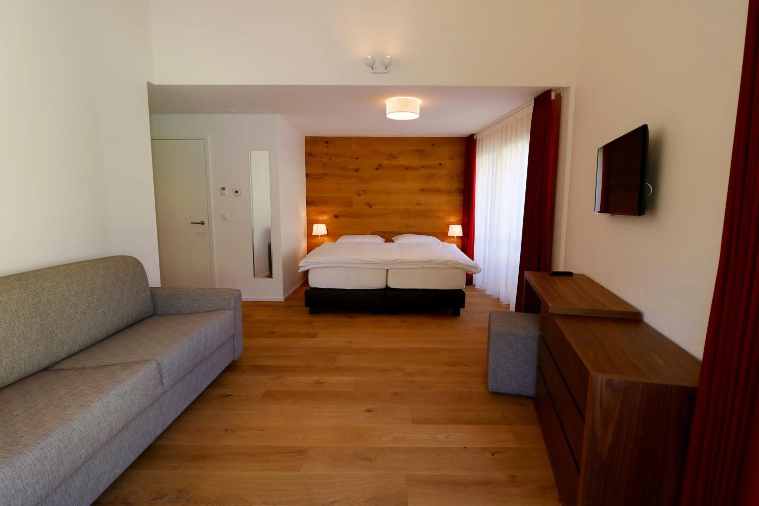 TV and multimedia, Bed in Guarda Lodge