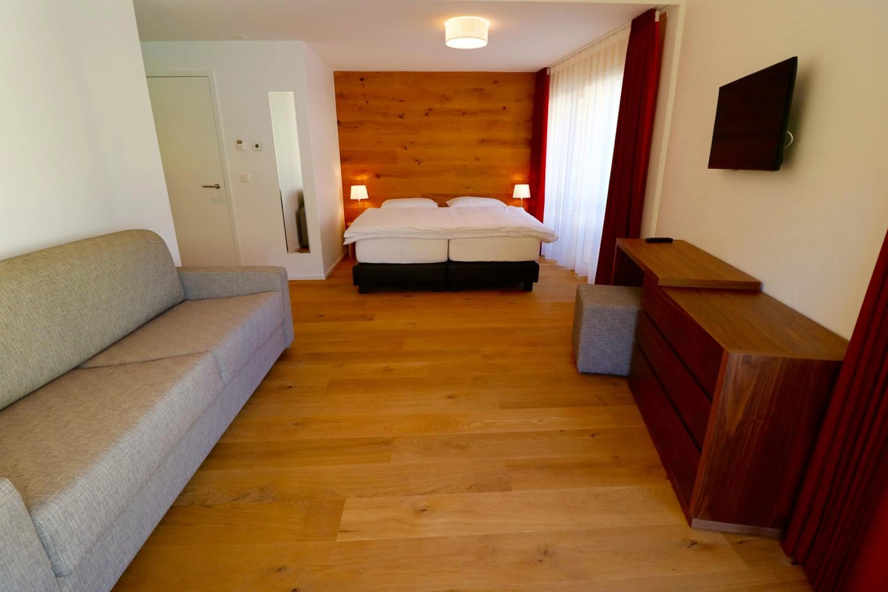 TV and multimedia, Bed in Guarda Lodge