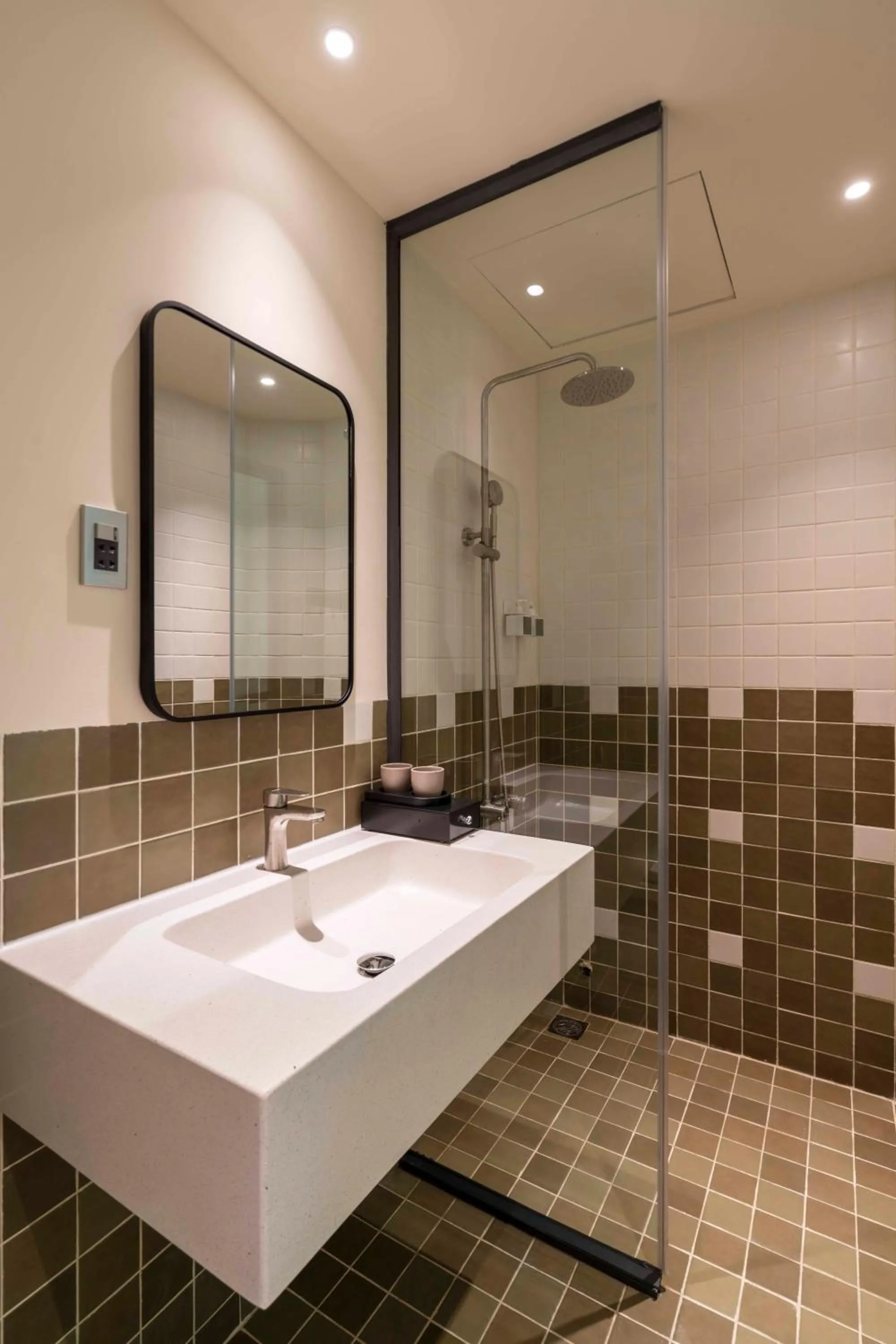 Shower in DP Hotel