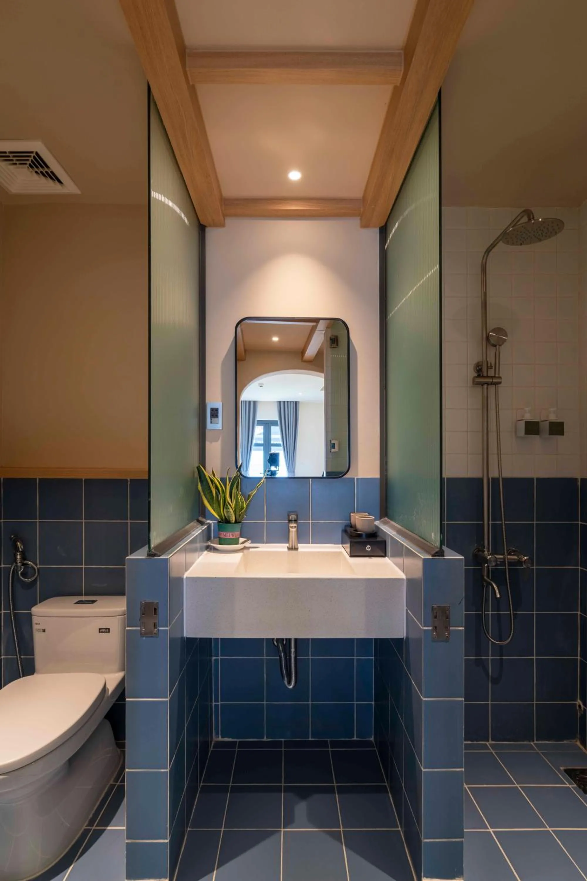 Toilet in DP Hotel