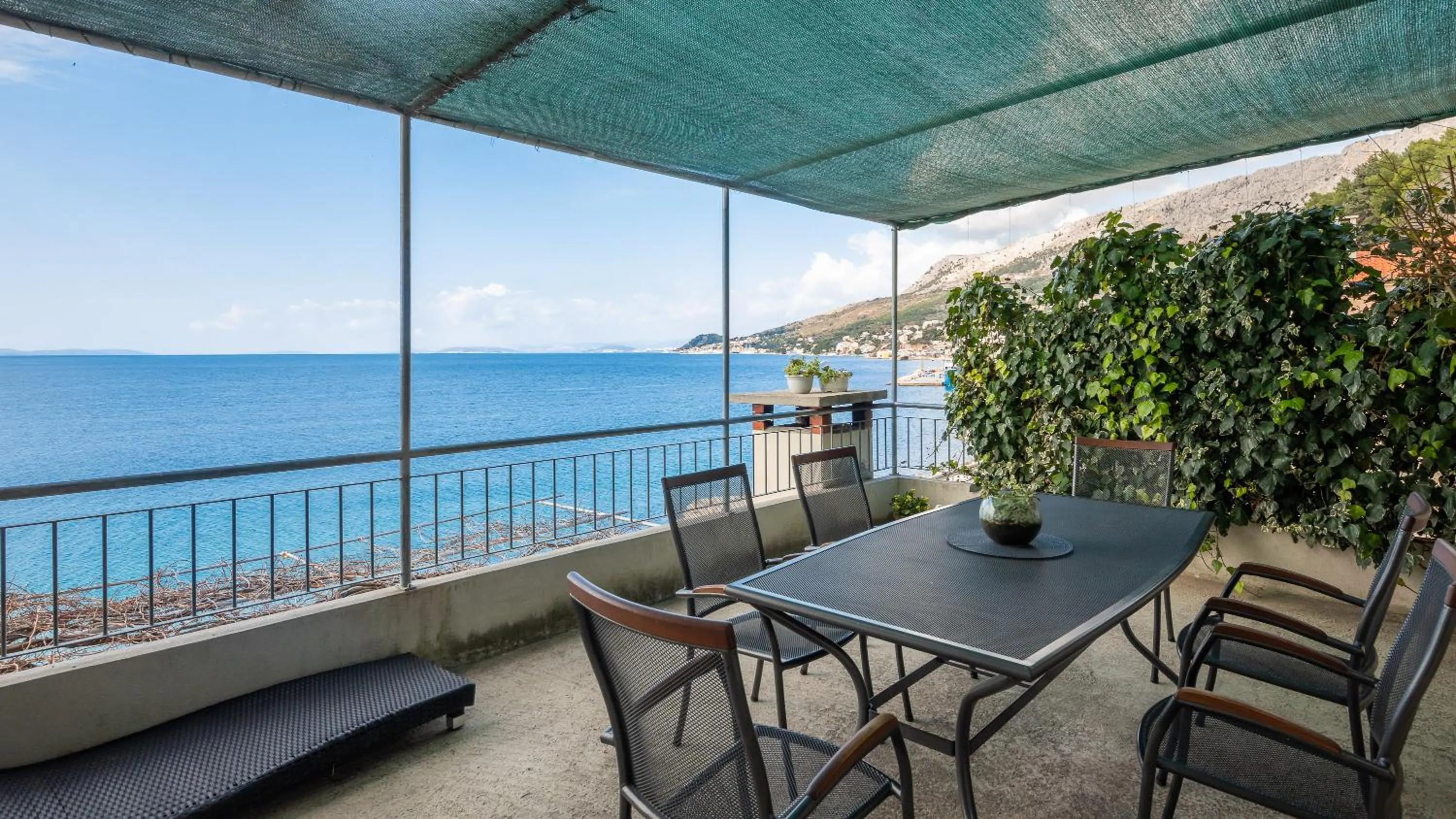Day in Seaside Apartment Blue