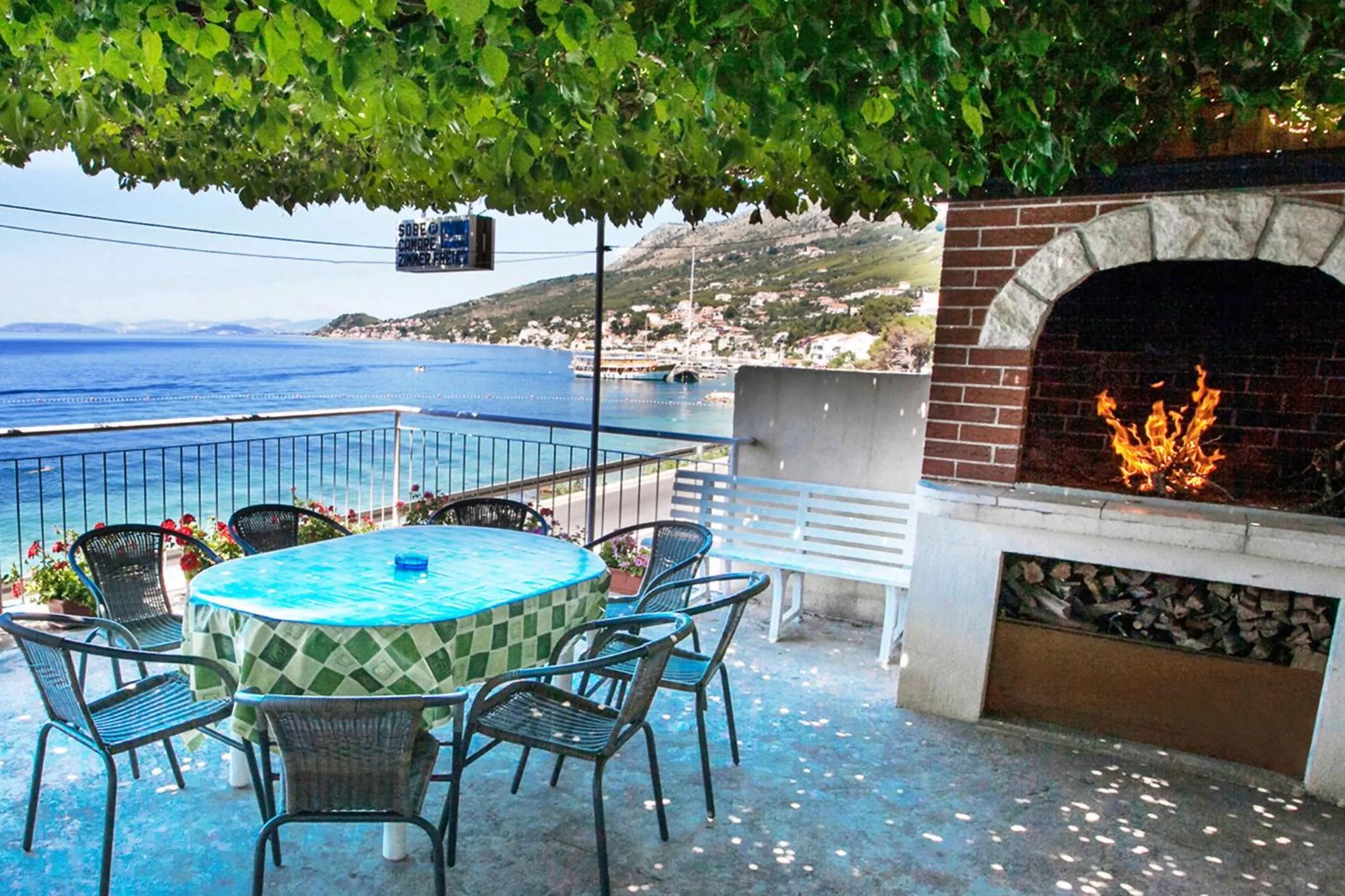 BBQ facilities in Seaside Apartment Blue