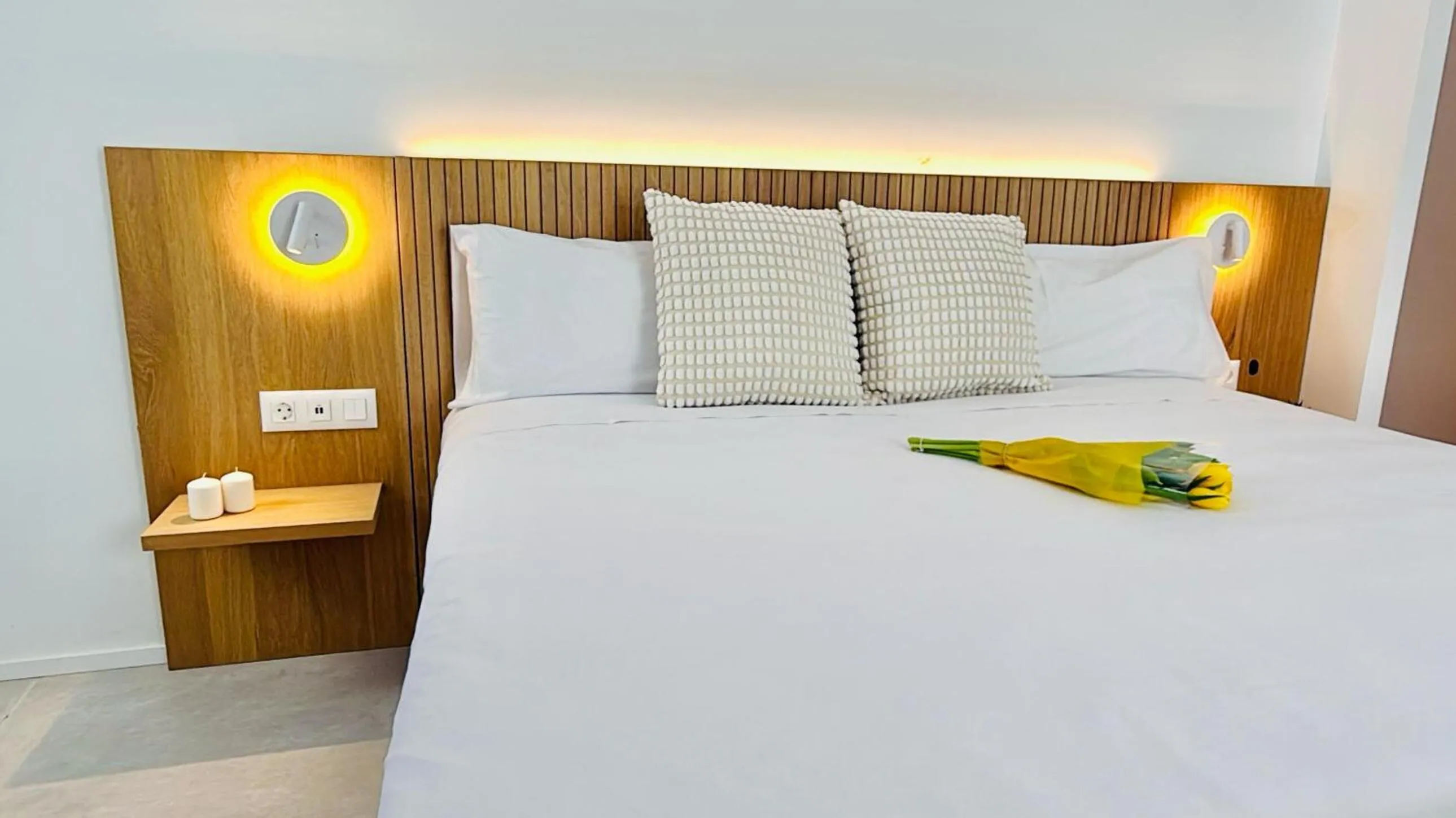 Bed in MYO Barcelona Hotel & Apartments