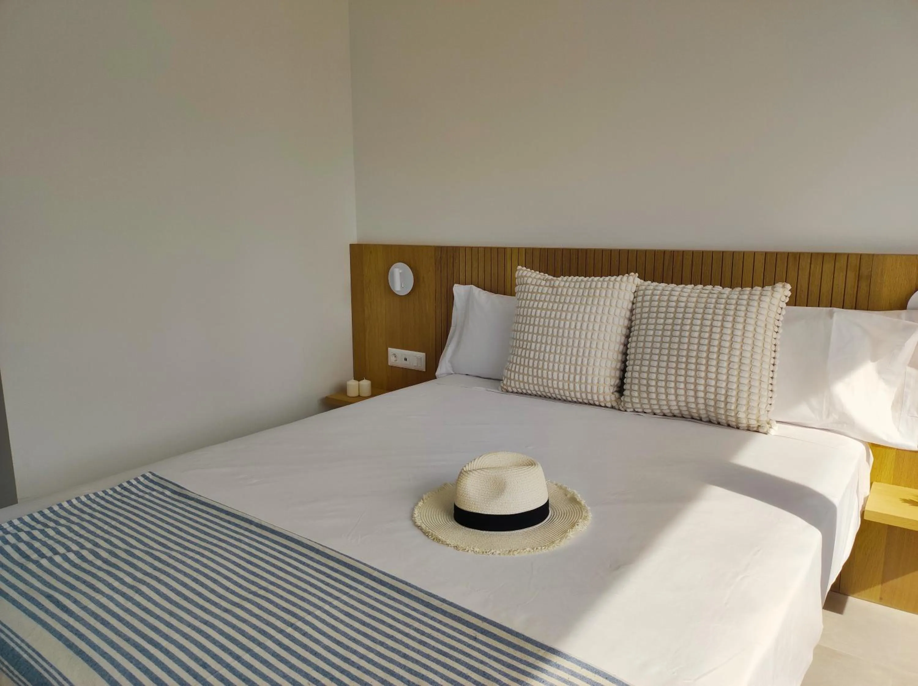 Bed in MYO Barcelona Hotel & Apartments