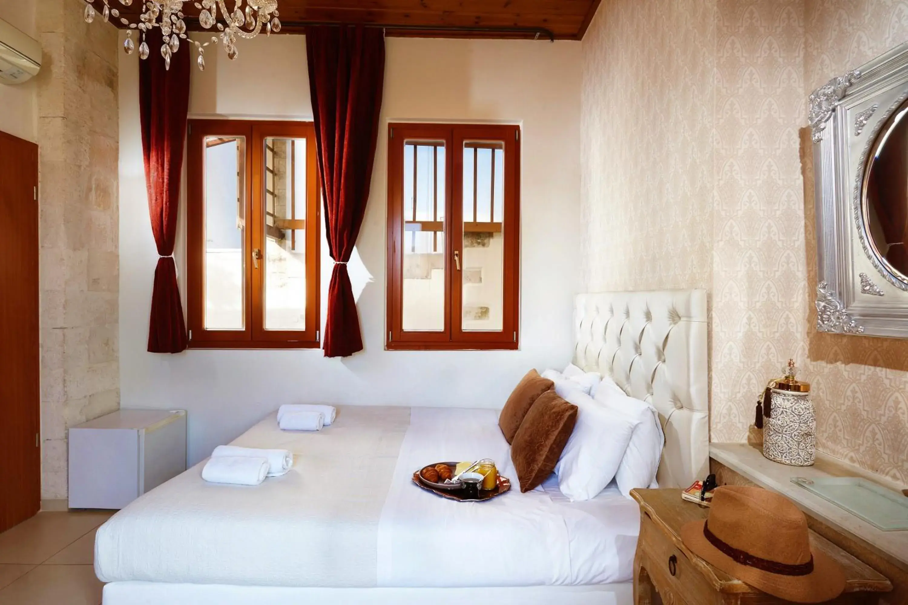 Double Room in Archontiko Old Town Suites Double Room in Archontiko Old Town Suites
