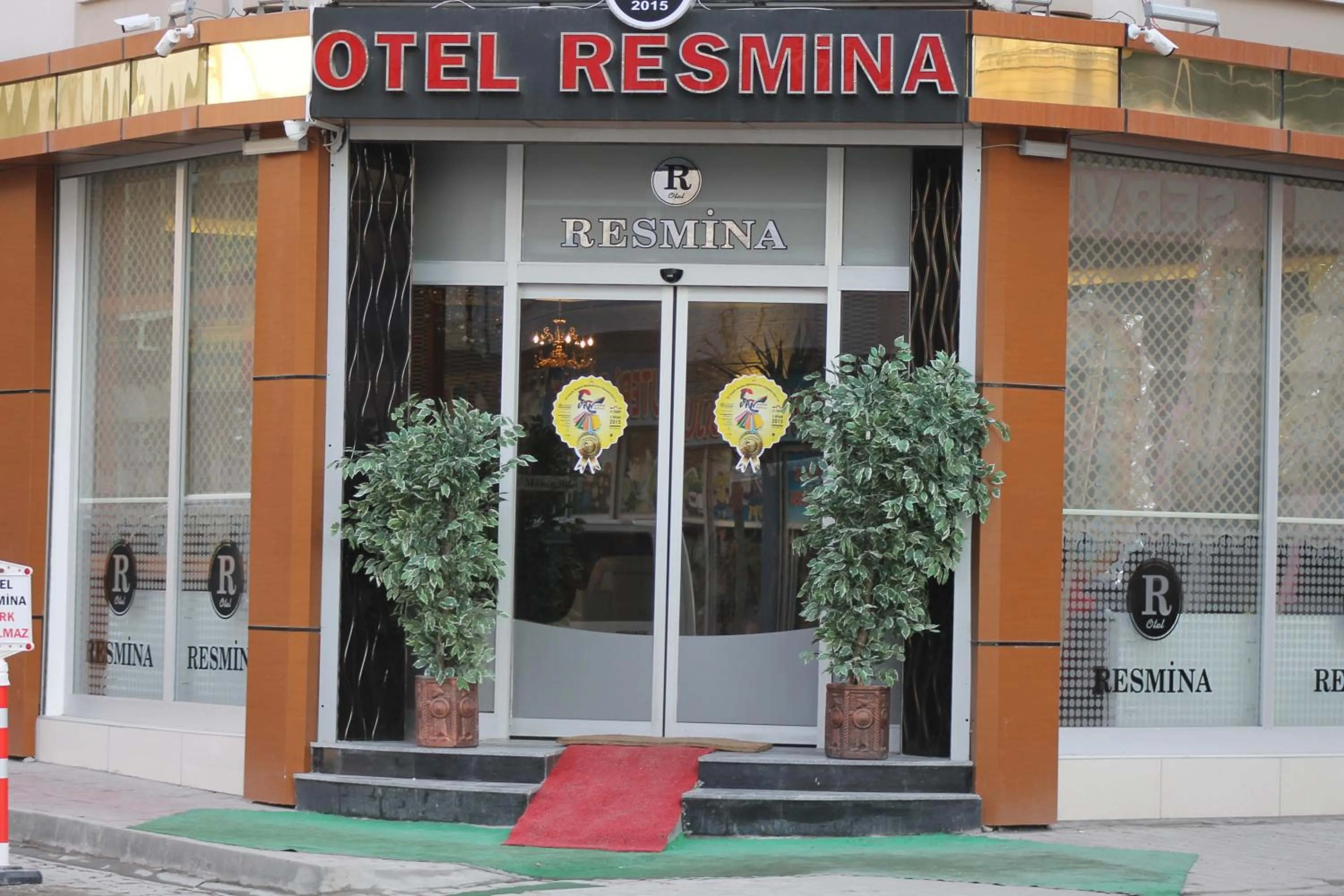 Facade/entrance in Resmina Hotel