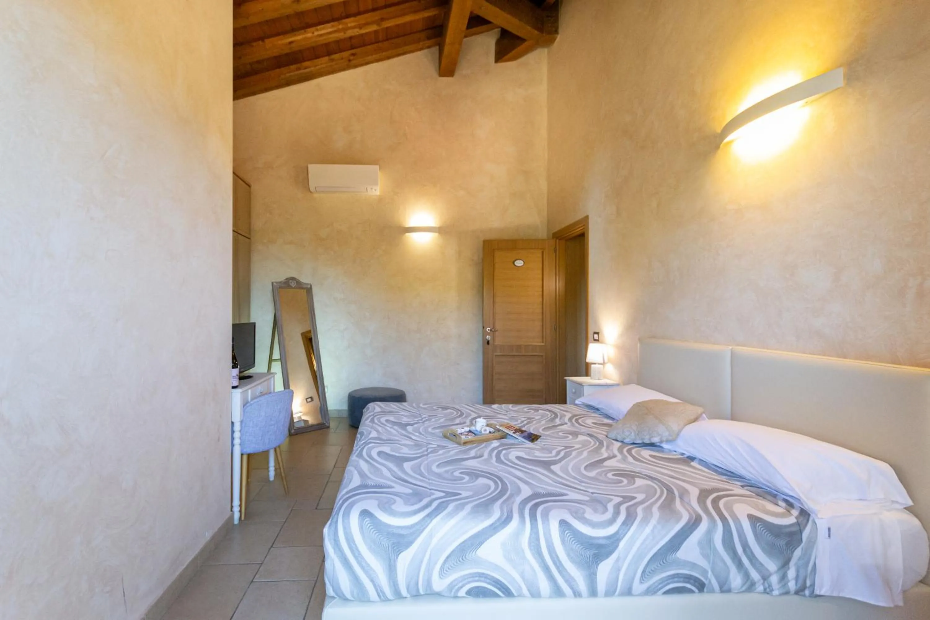 Bed in Casale Elisa Country Hotel