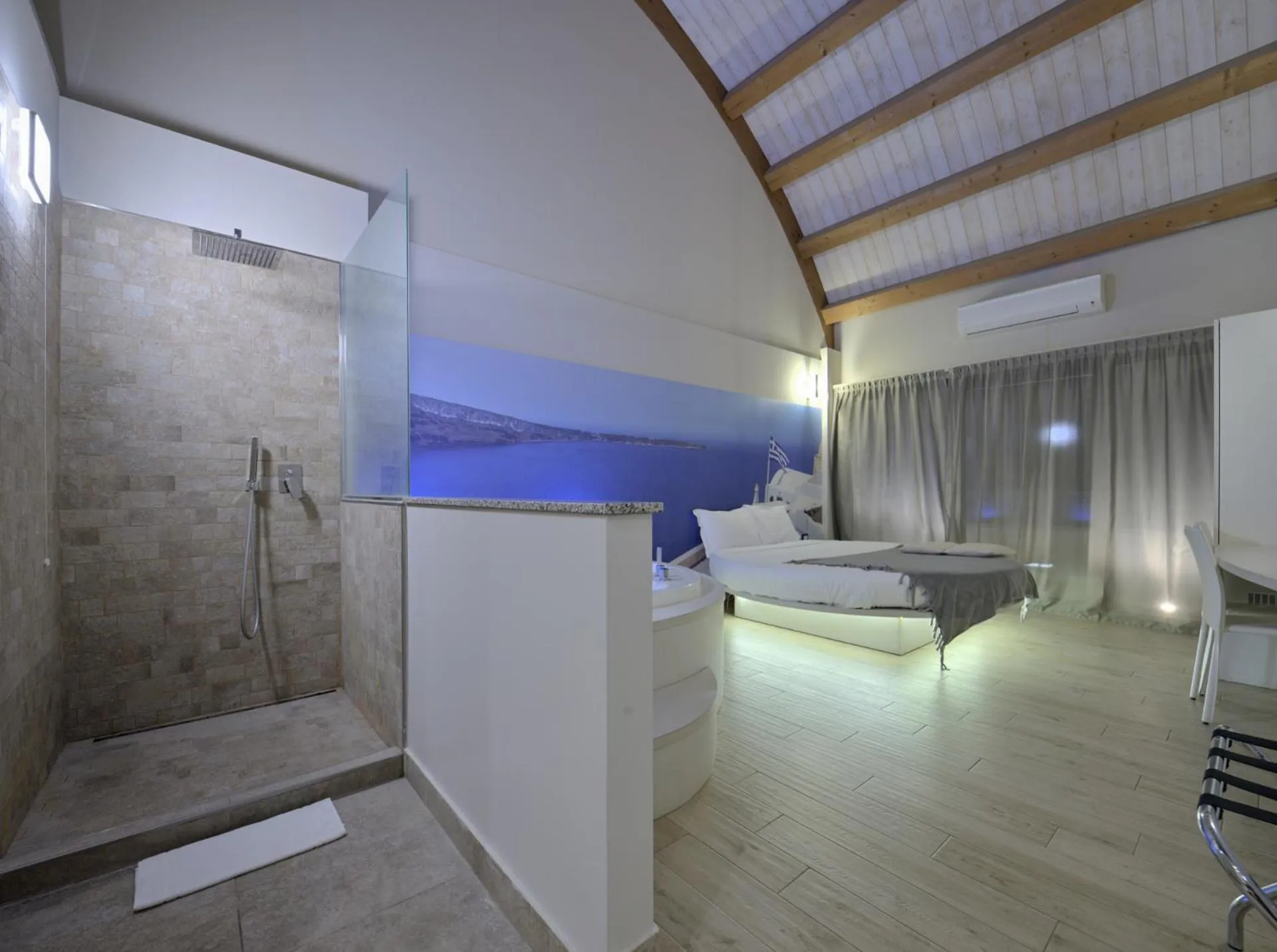 Shower in Hotel Seven Rooms