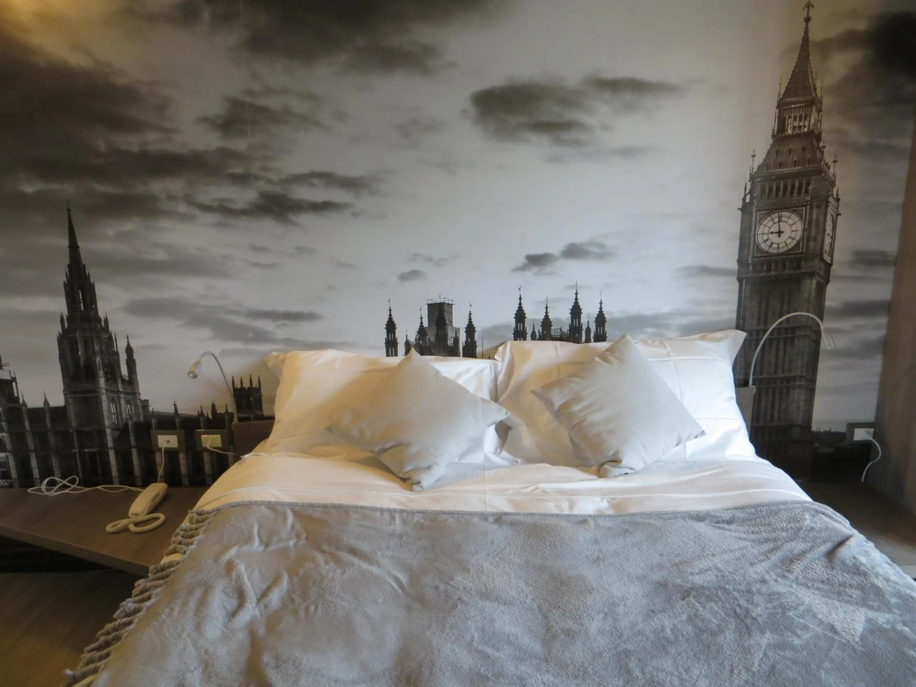 Bed in Hotel Seven Rooms