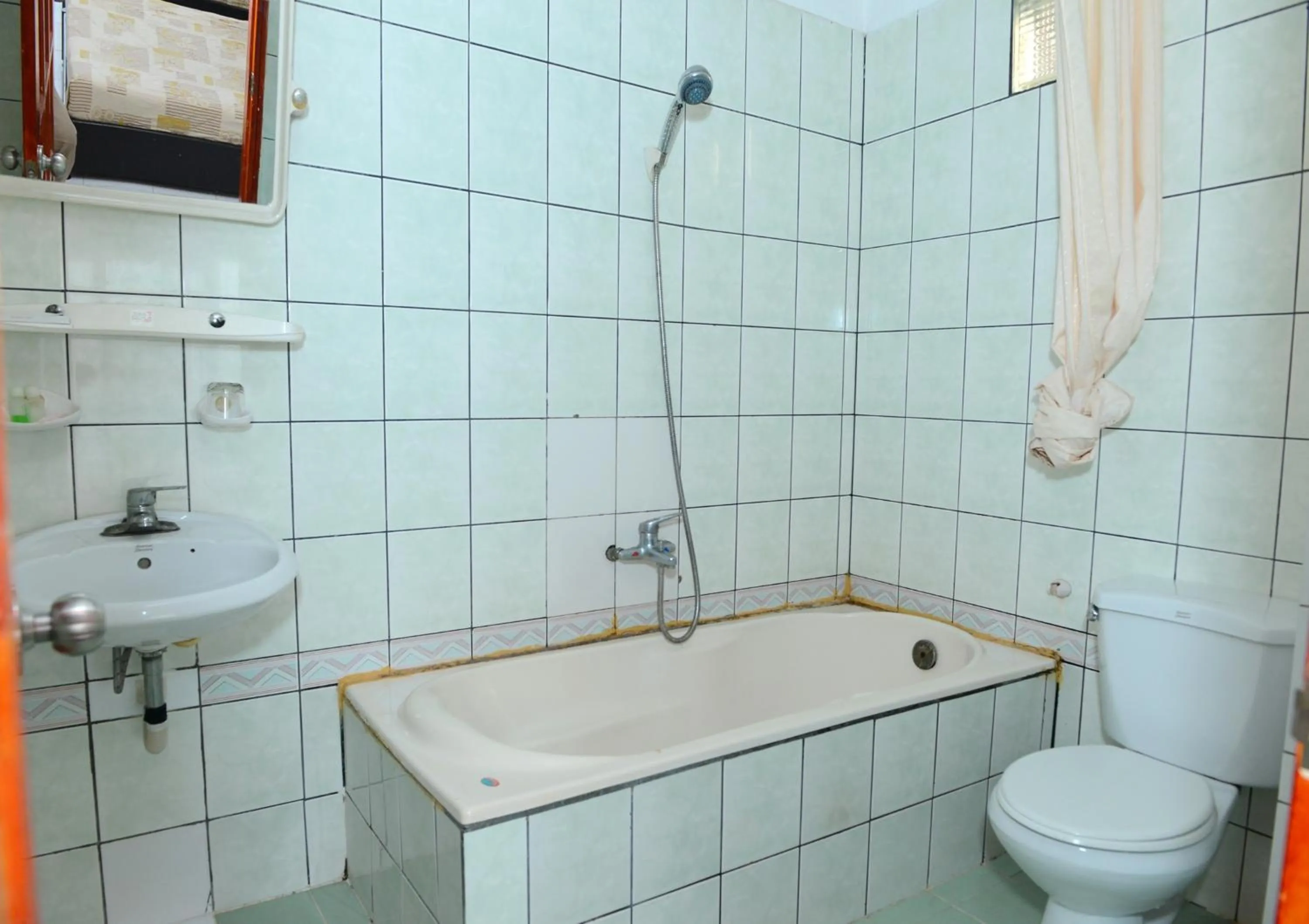 Toilet in Thao Nhi Hotel