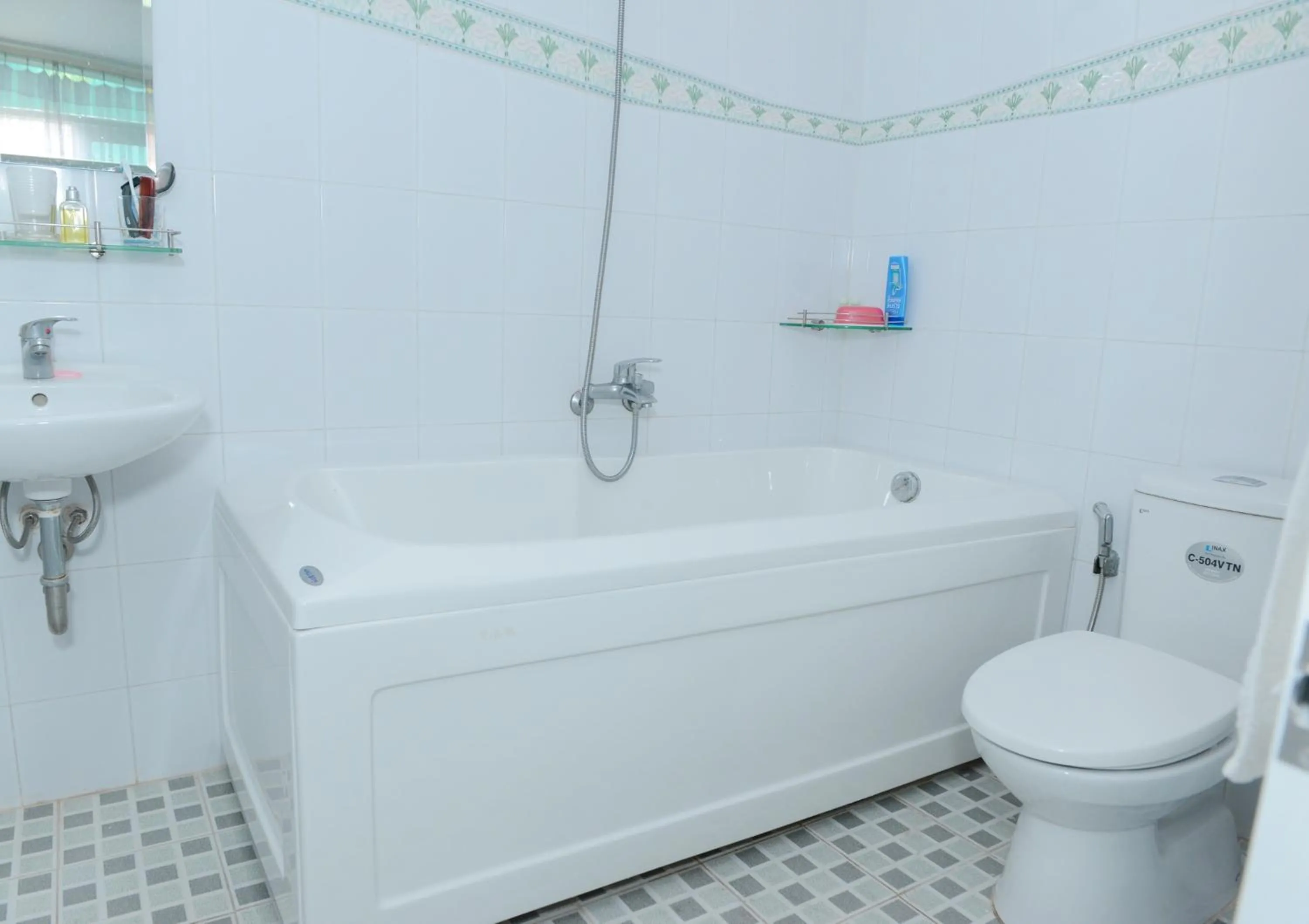 Toilet in Thao Nhi Hotel