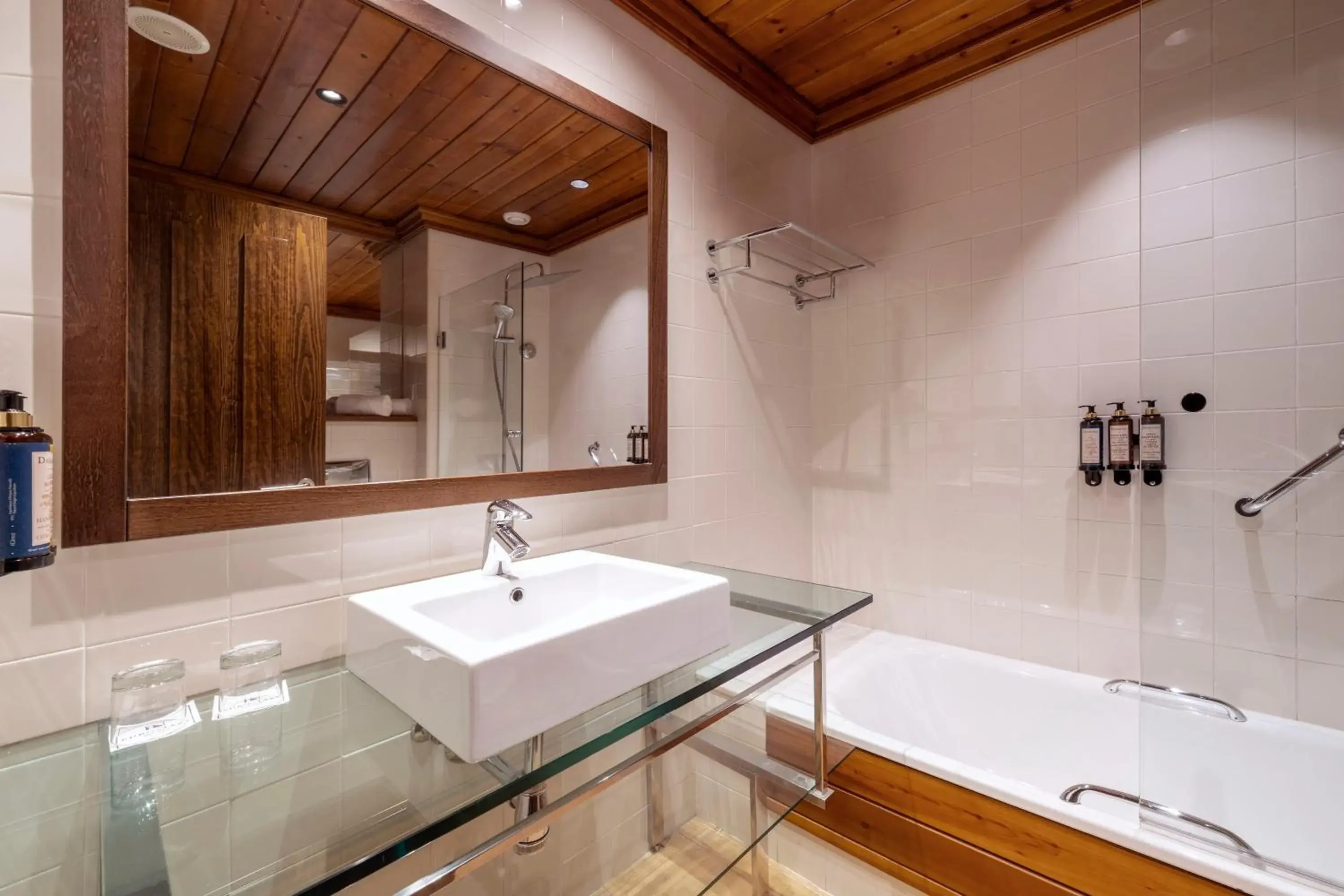 Bathroom in Eurostars La Pleta Bathroom in Eurostars La Pleta