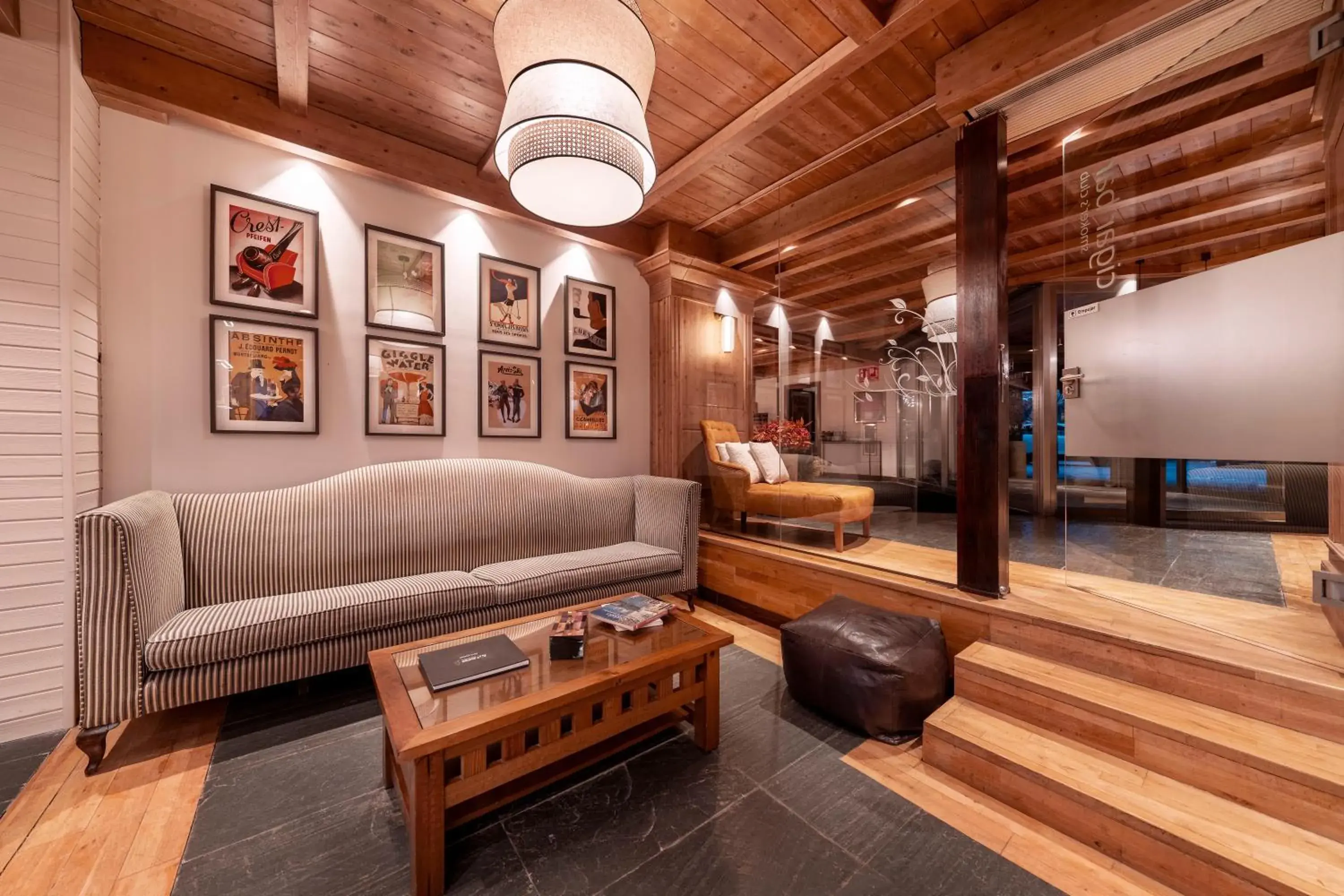 Lounge or bar in Eurostars La Pleta Lounge or bar in Eurostars La Pleta