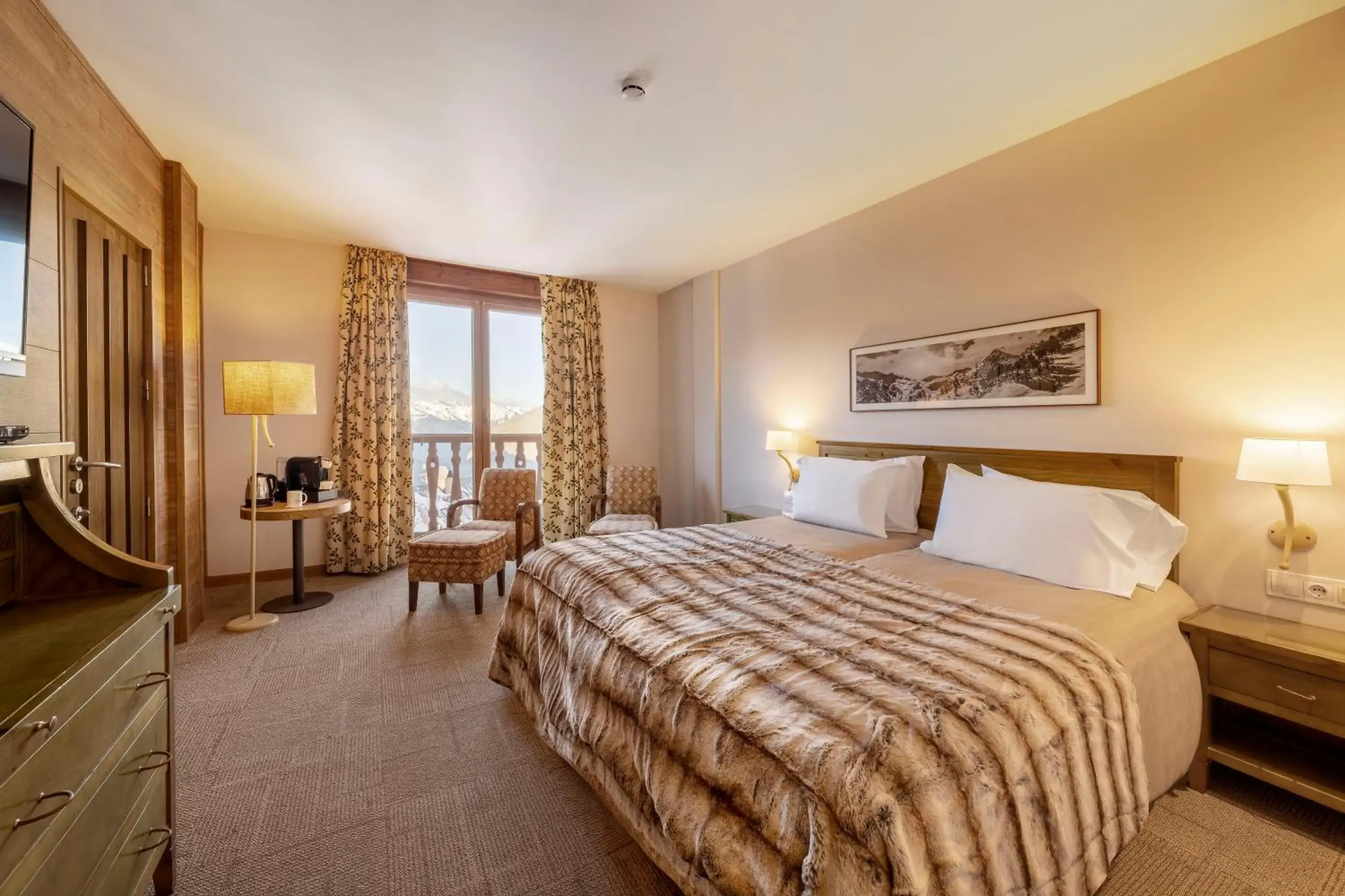 Bedroom, Bed in Eurostars La Pleta Bedroom, Bed in Eurostars La Pleta