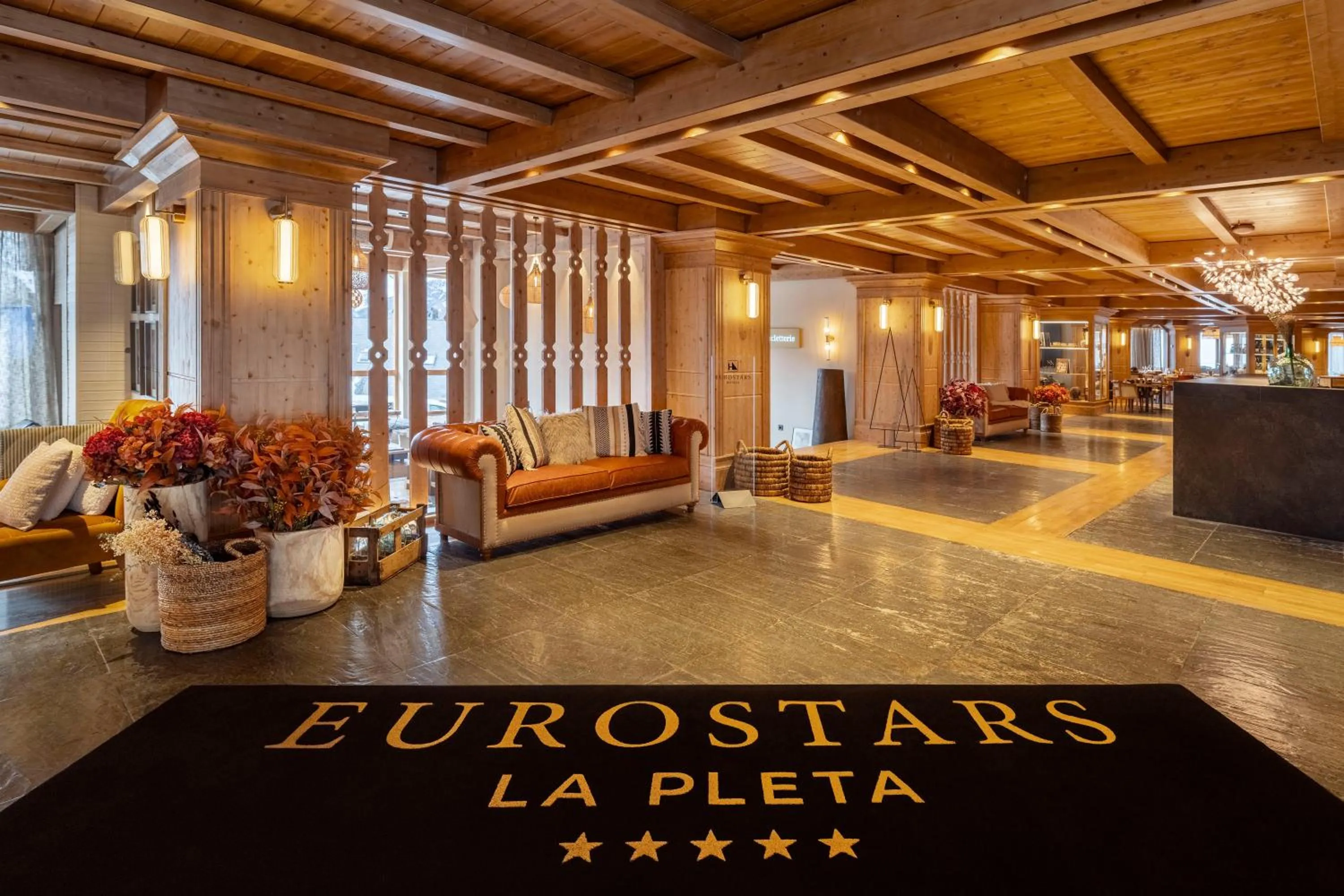 Lobby or reception in Eurostars La Pleta