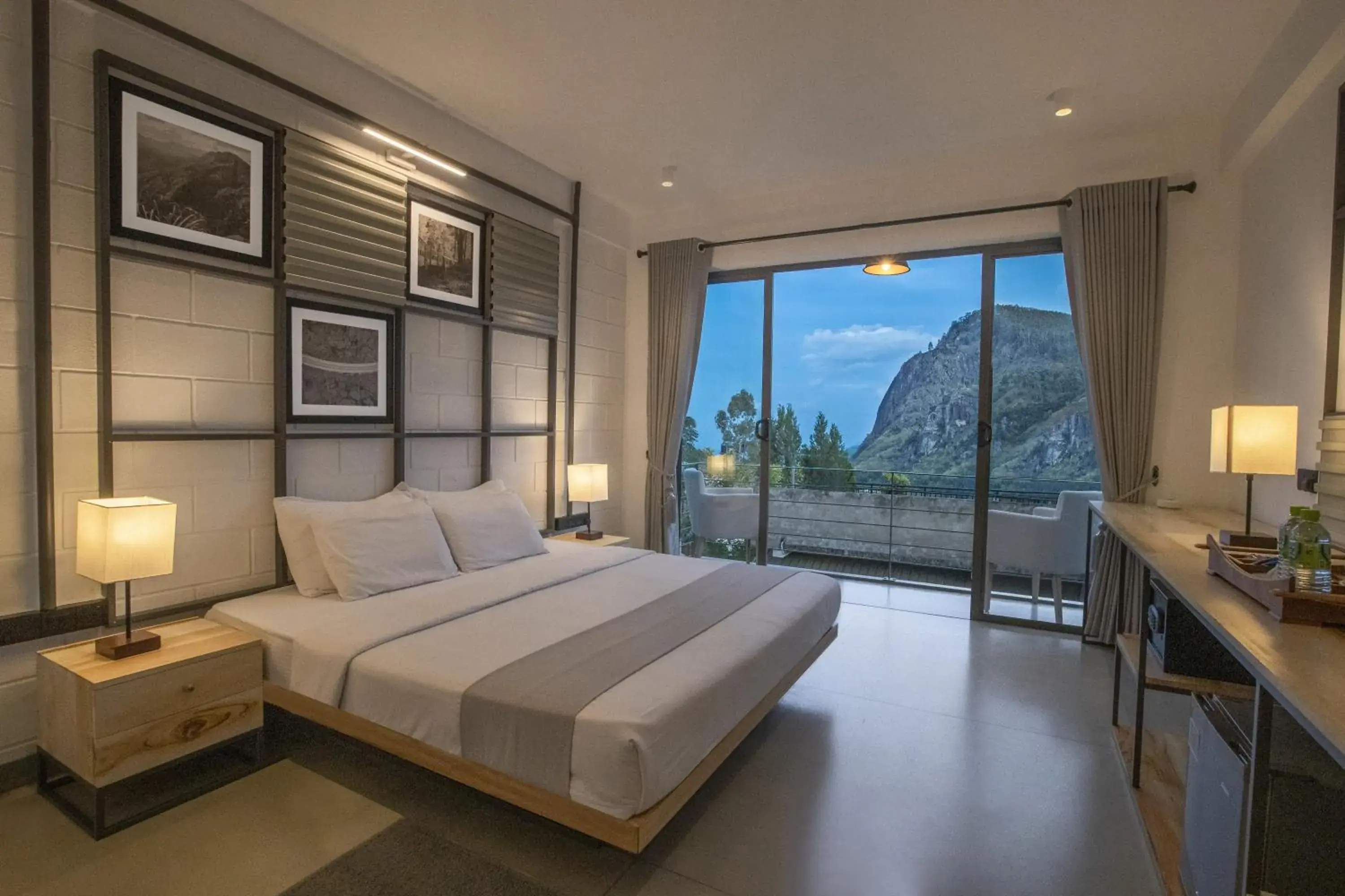 Property building, Bed in Hotel Onrock Property building, Bed in Hotel Onrock