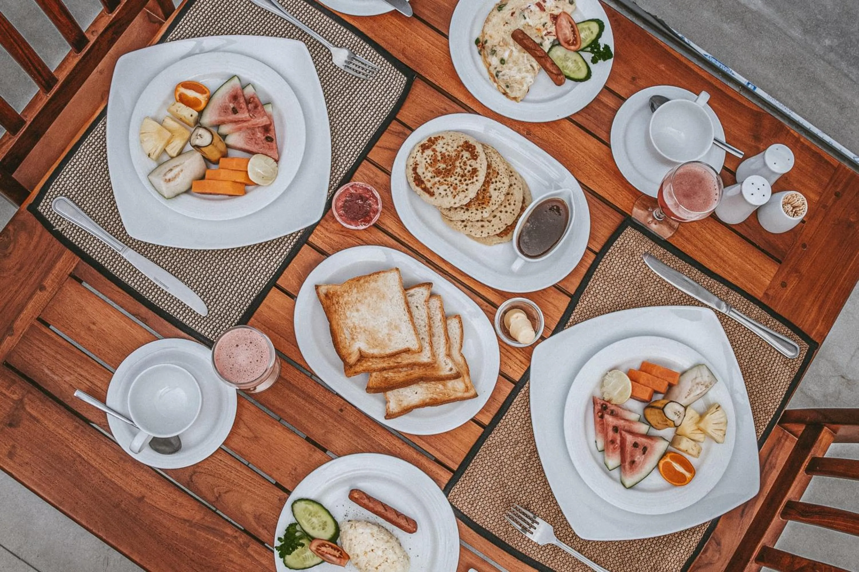 Breakfast in Hotel Onrock