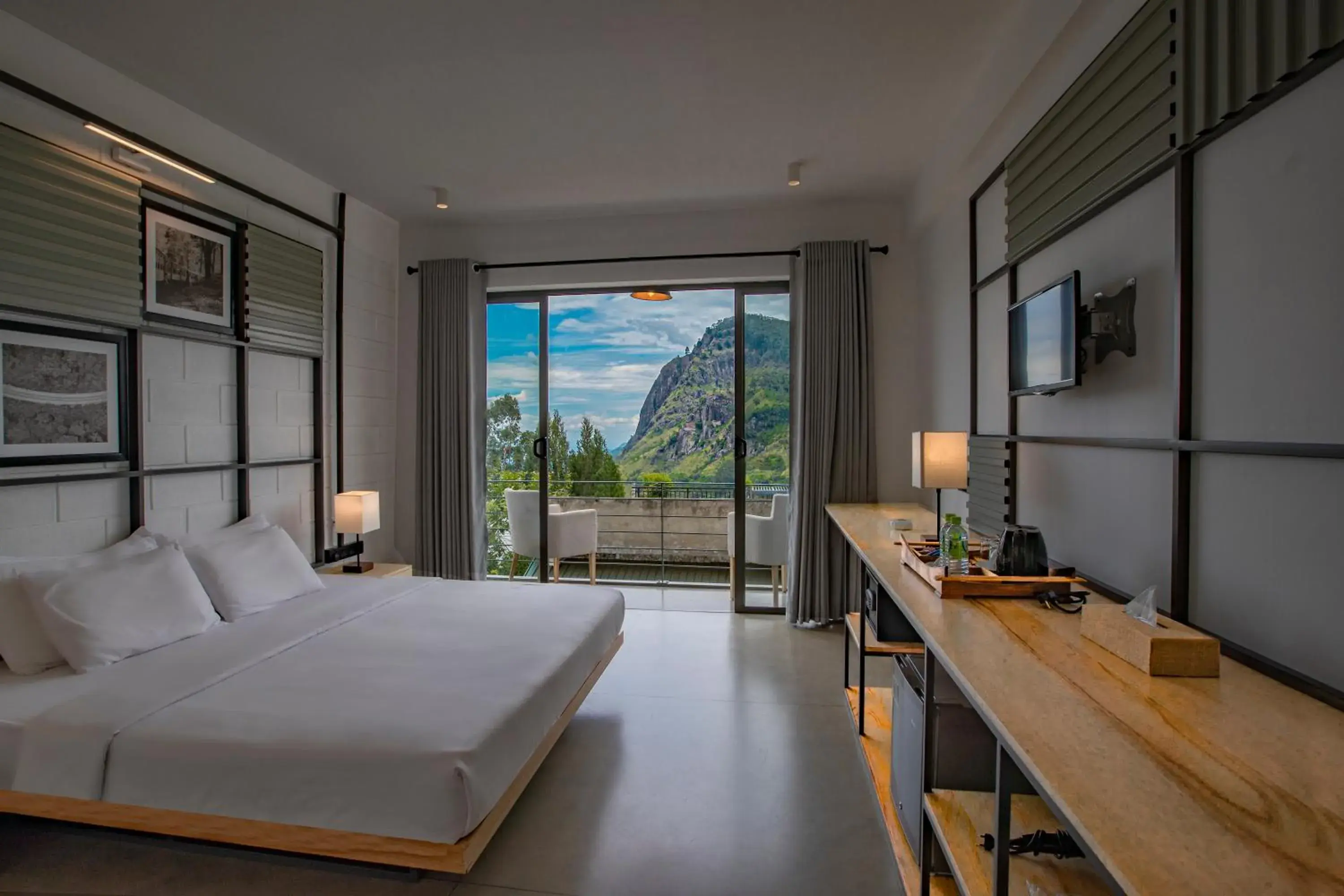 TV and multimedia, Bed in Hotel Onrock TV and multimedia, Bed in Hotel Onrock