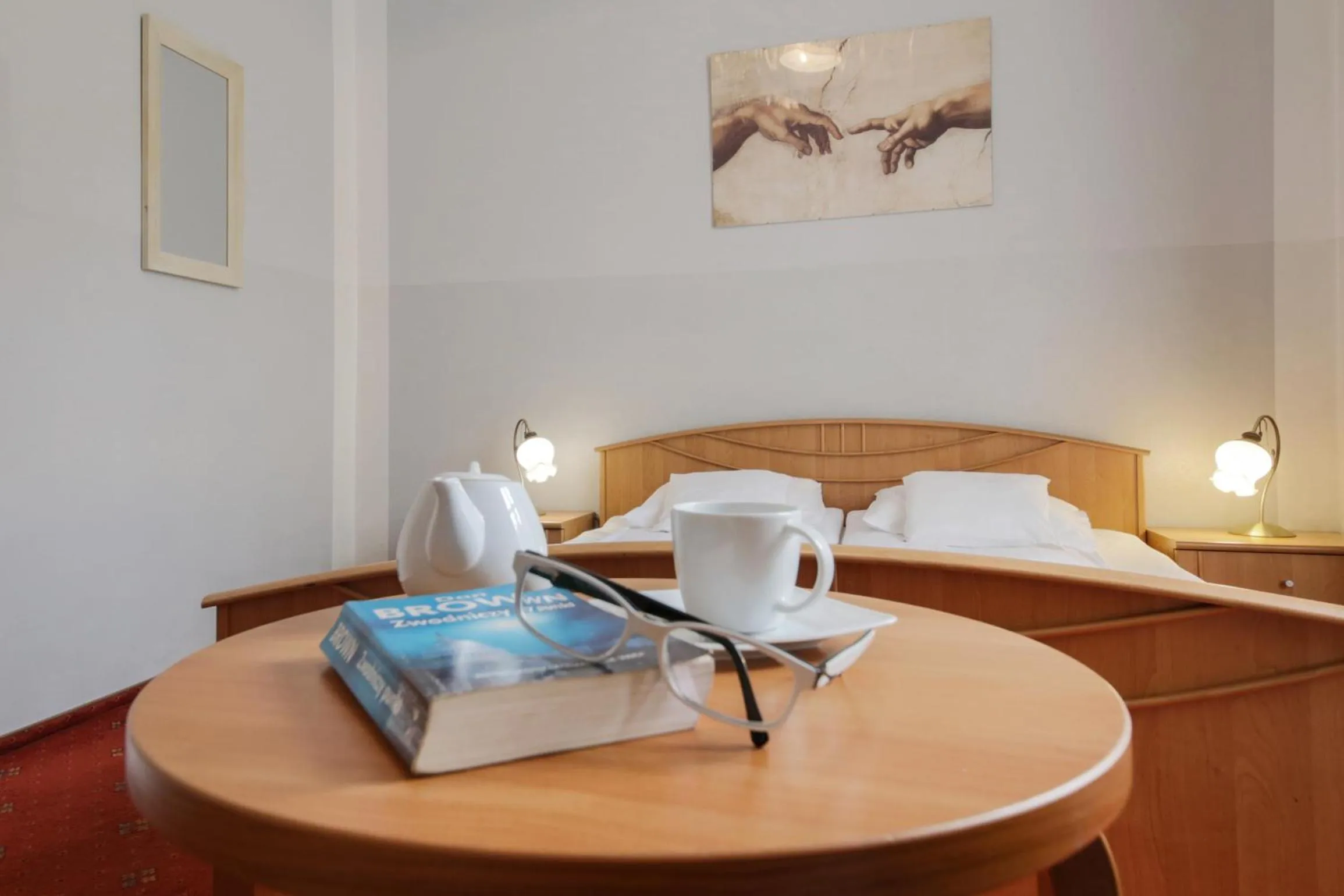 Photo of the whole room, Bed in Red Carpet Hostel