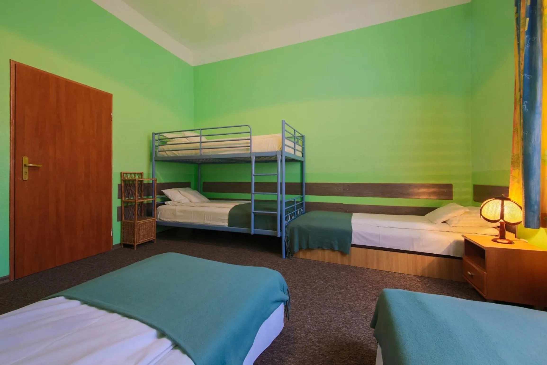 Photo of the whole room, Bed in Red Carpet Hostel