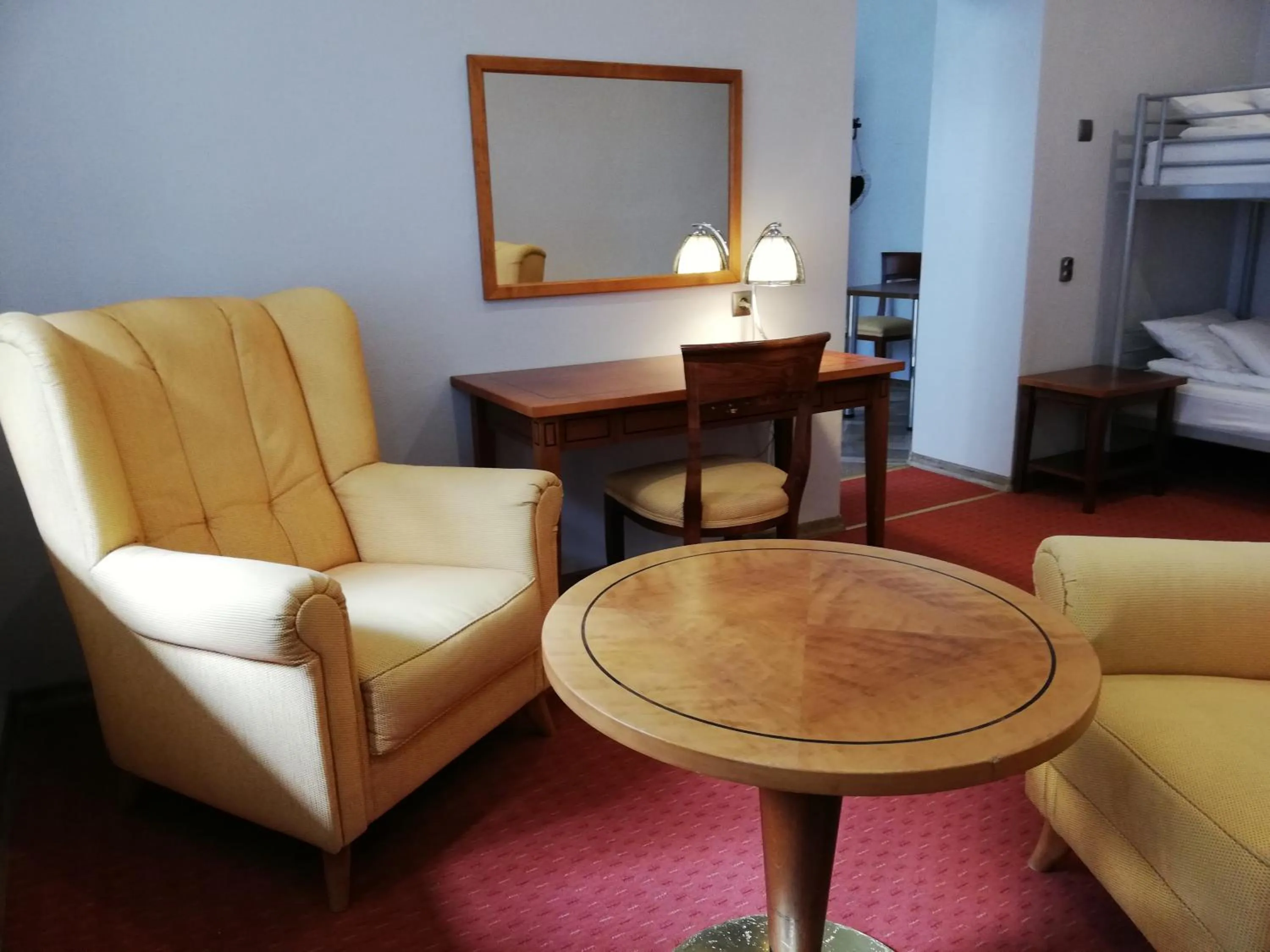 Photo of the whole room, Bed in Red Carpet Hostel