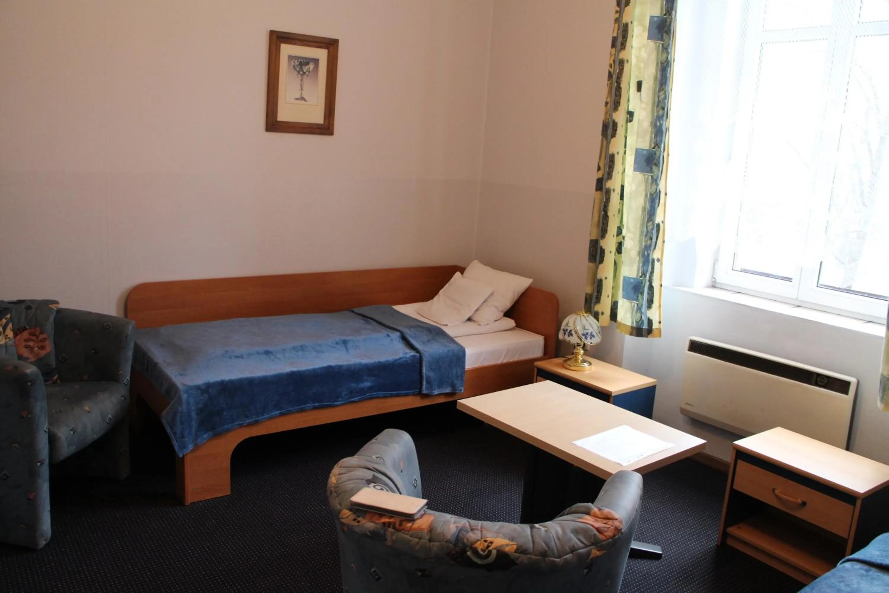 Photo of the whole room, Bed in Red Carpet Hostel