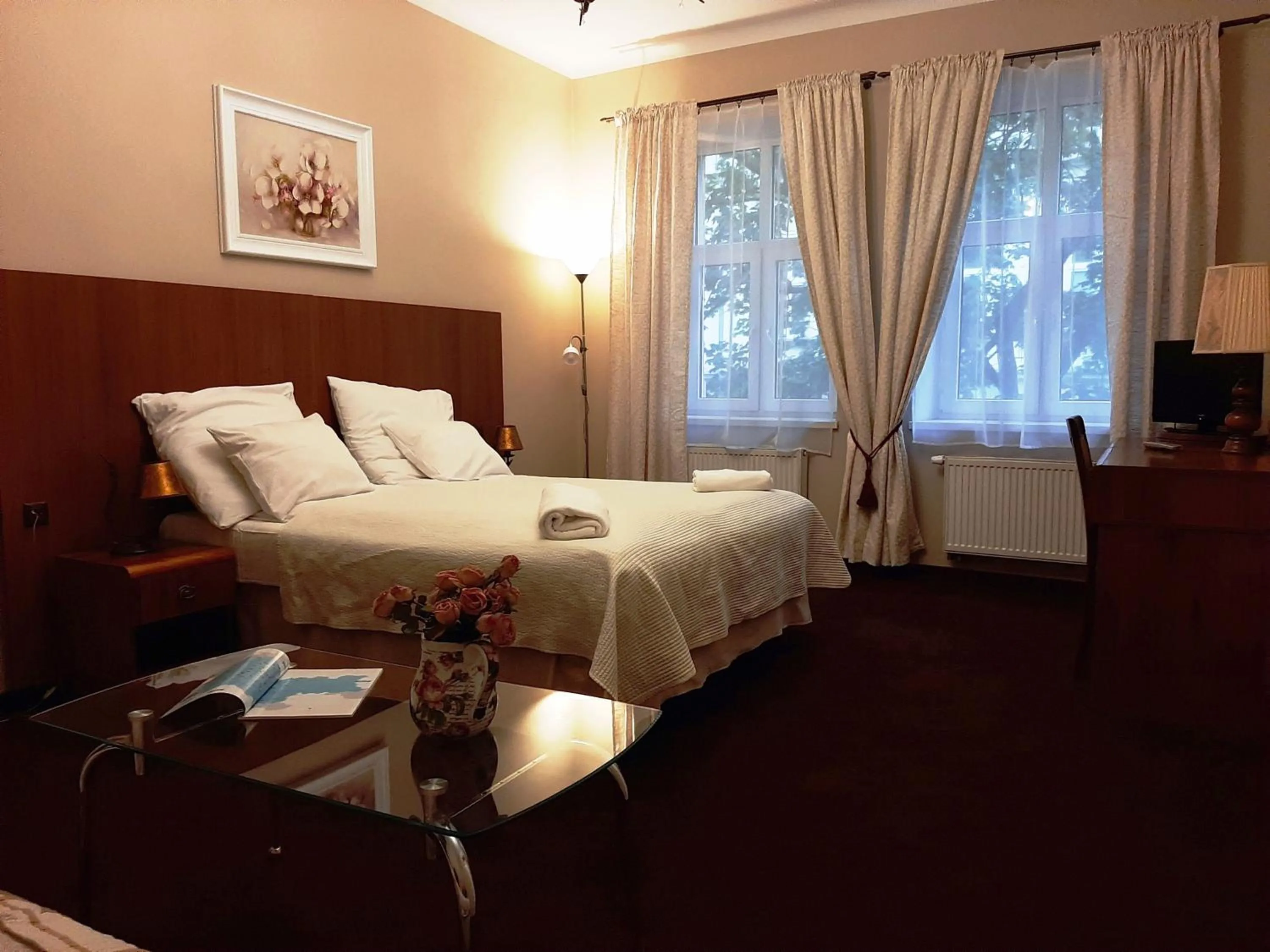 Photo of the whole room, Bed in Red Carpet Hostel