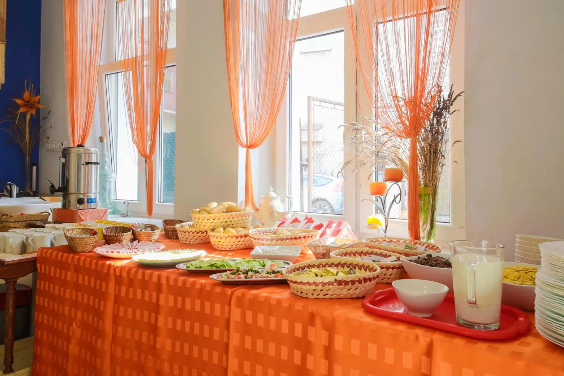 Breakfast in Red Carpet Hostel