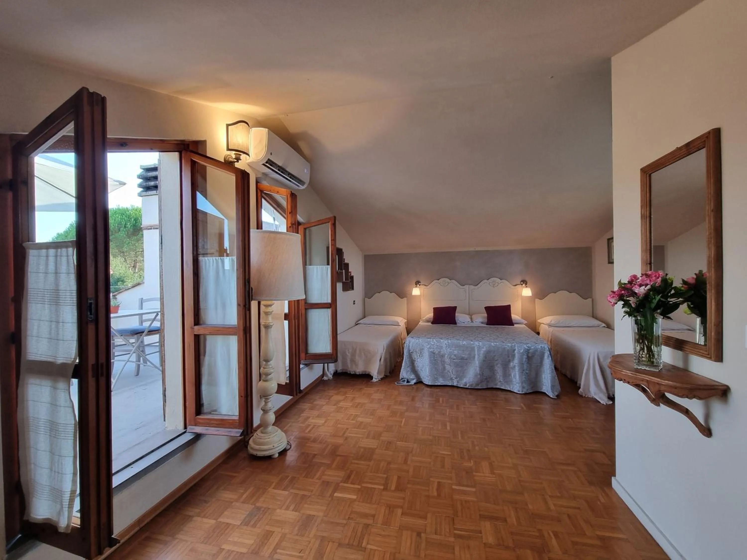 Photo of the whole room, Bed in Casa Aloe B&B