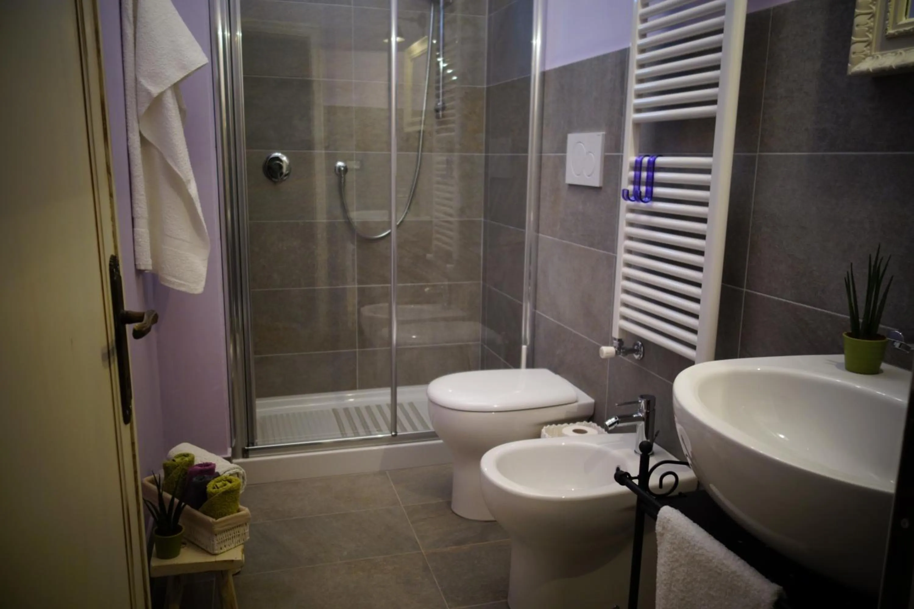 Shower in Casa Aloe B&B