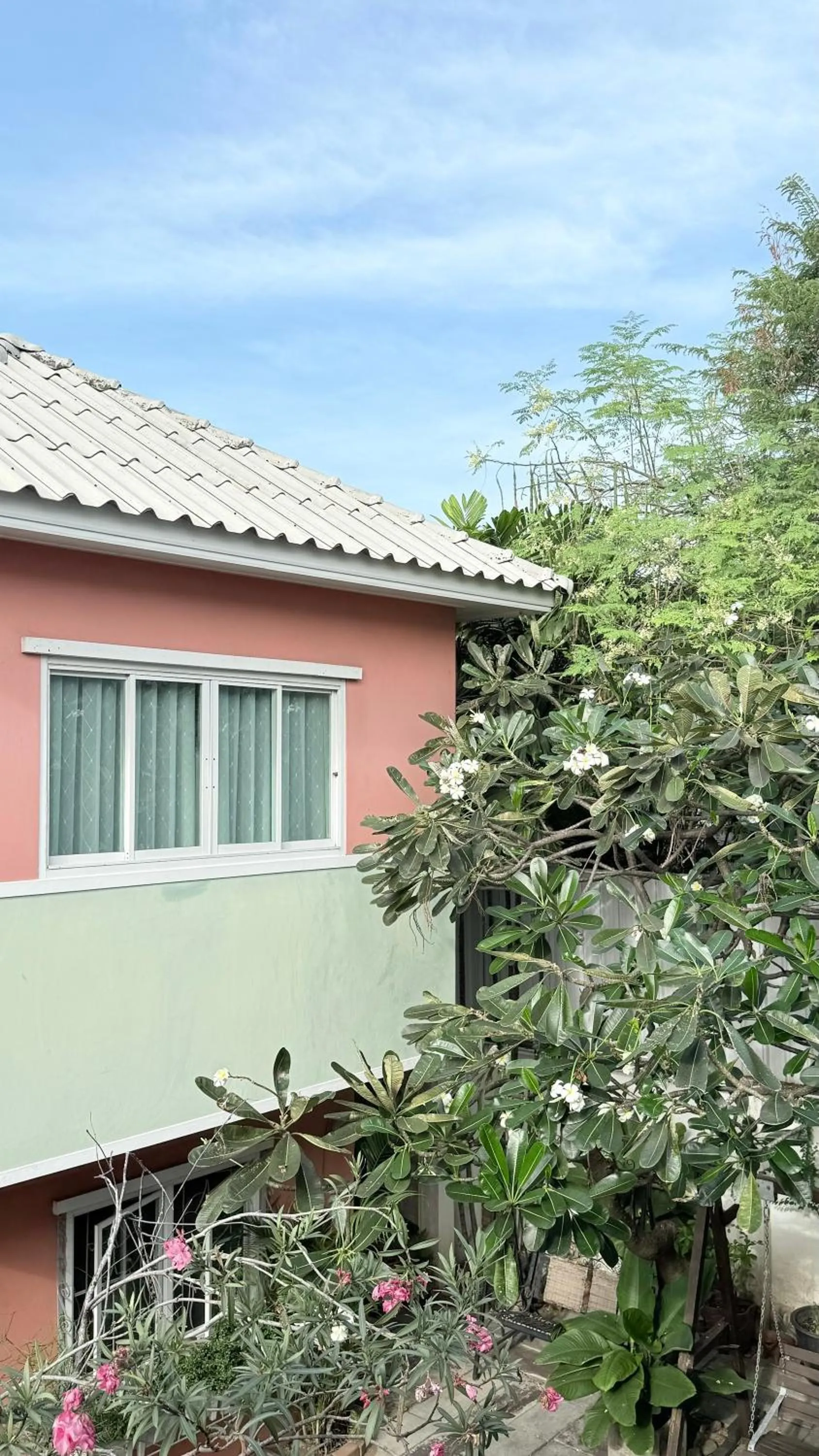 Property building in Issara House Bangkok