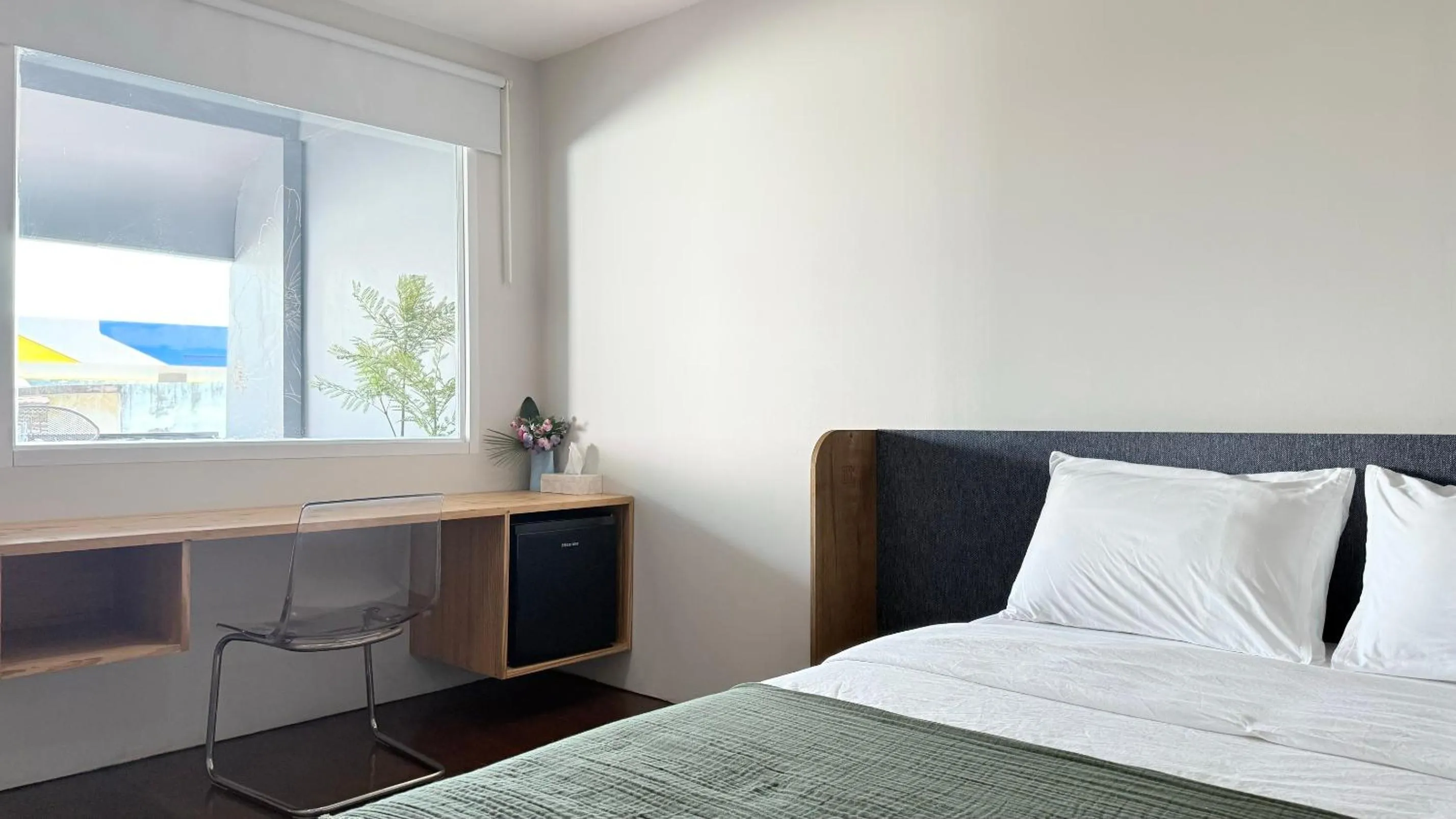 Photo of the whole room, Bed in Issara House Bangkok