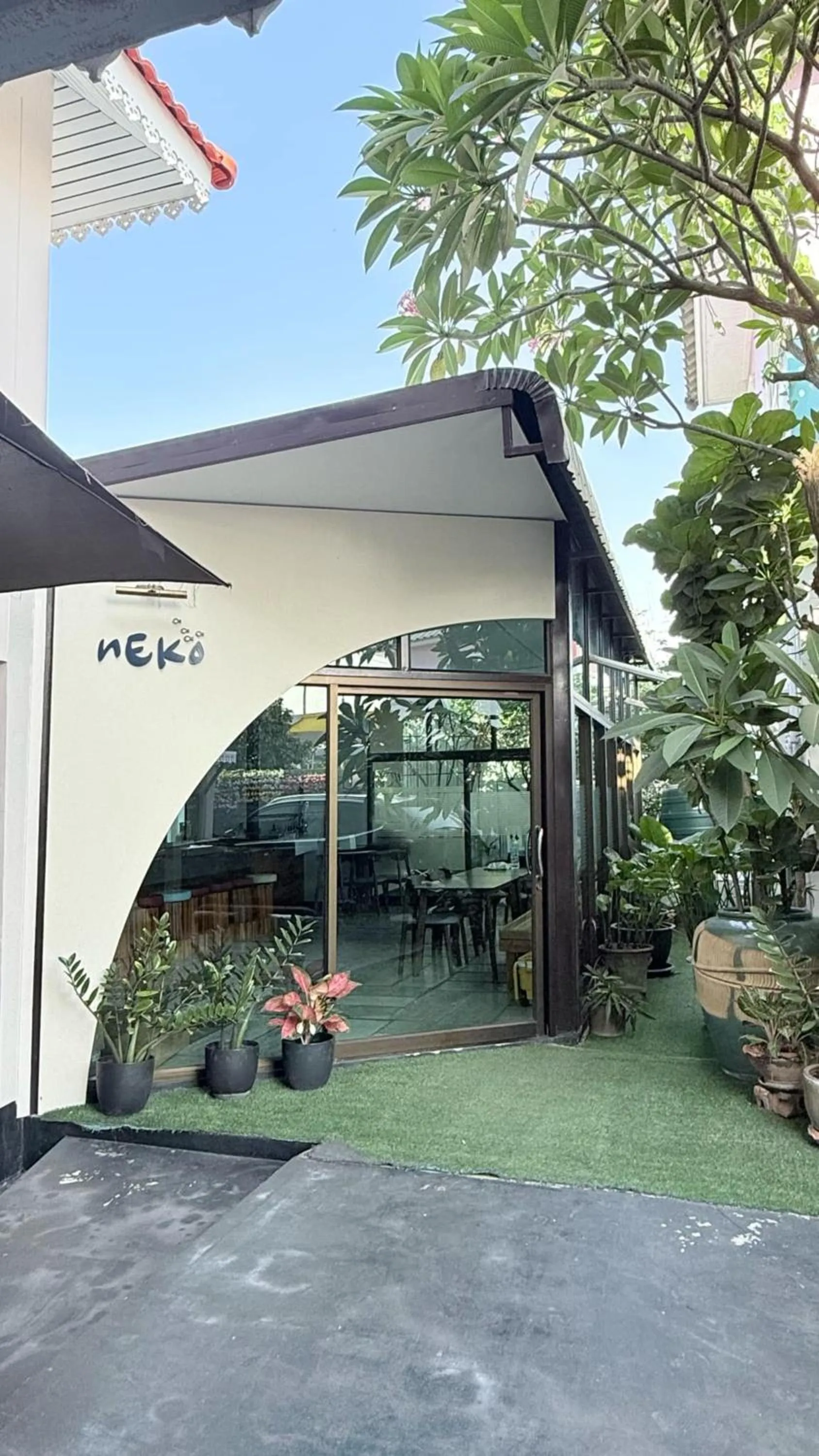 Property building in Issara House Bangkok