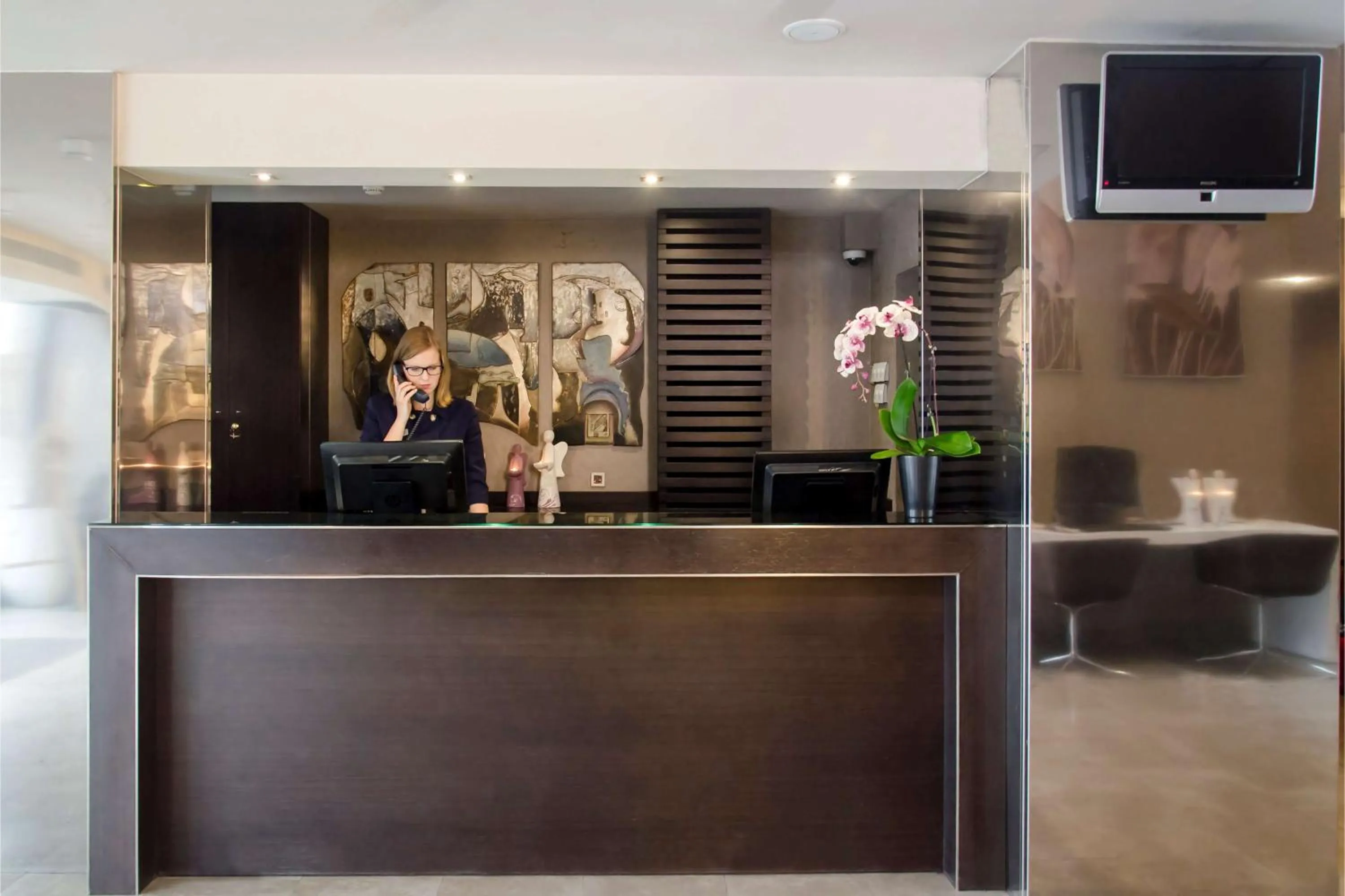 Lobby or reception in Hotel NH Poznan