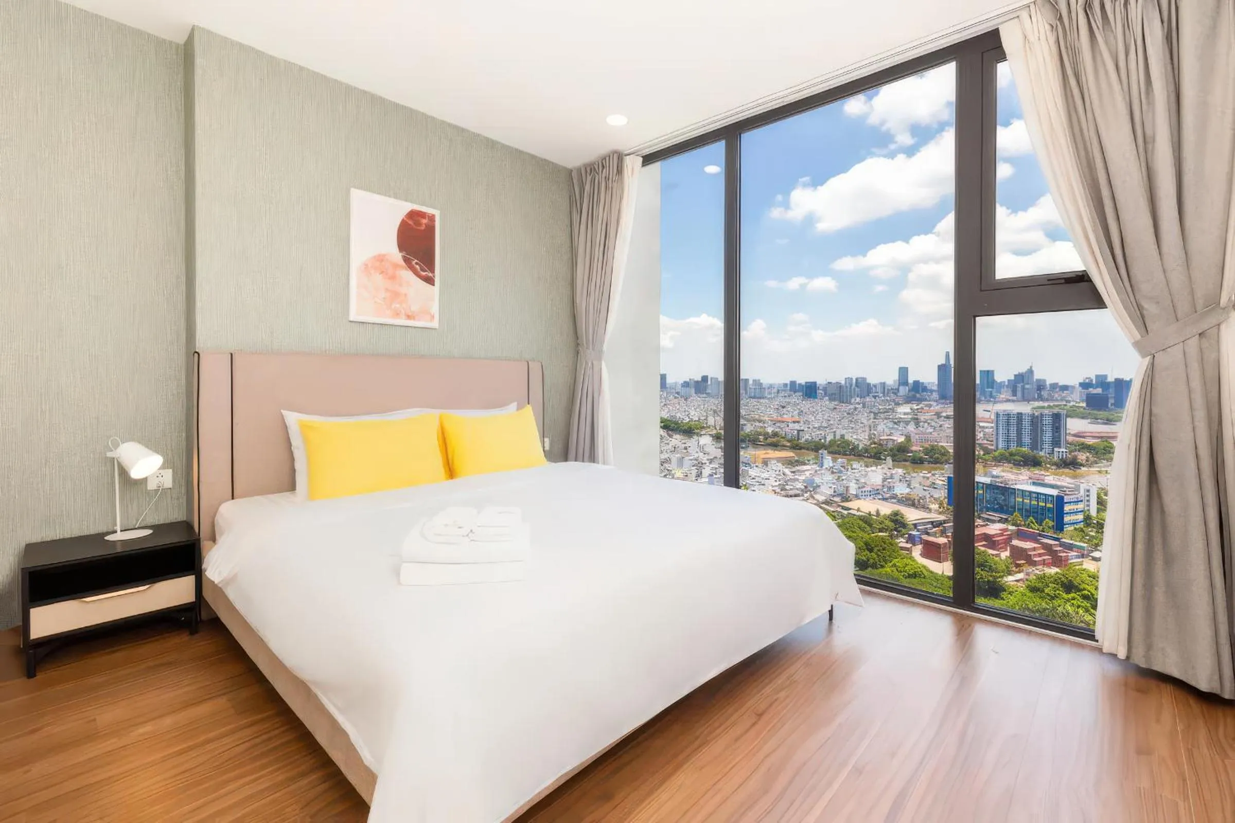 Bed in Eco Green Saigon - Free Gym & Netflix & Pool