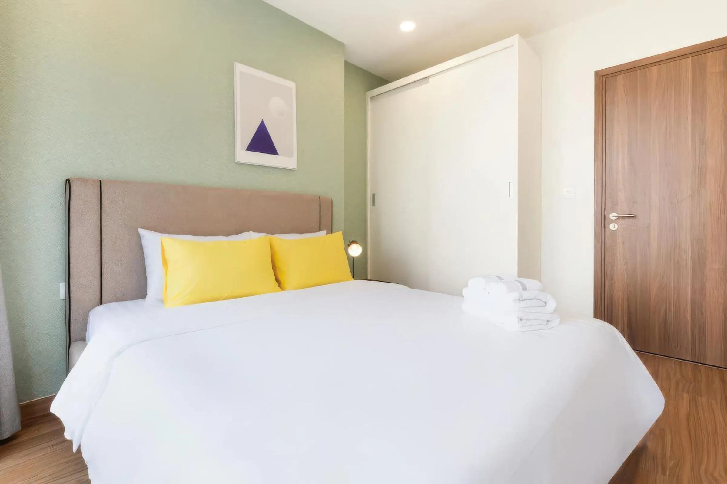 Bed in Eco Green Saigon - Free Gym & Netflix & Pool