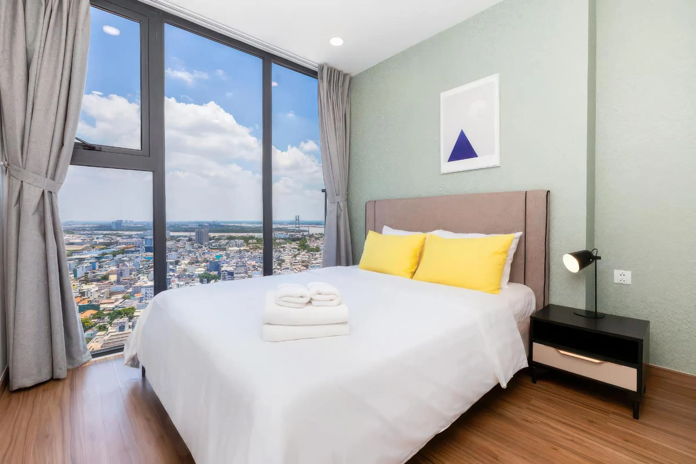 Bed in Eco Green Saigon - Free Gym & Netflix & Pool