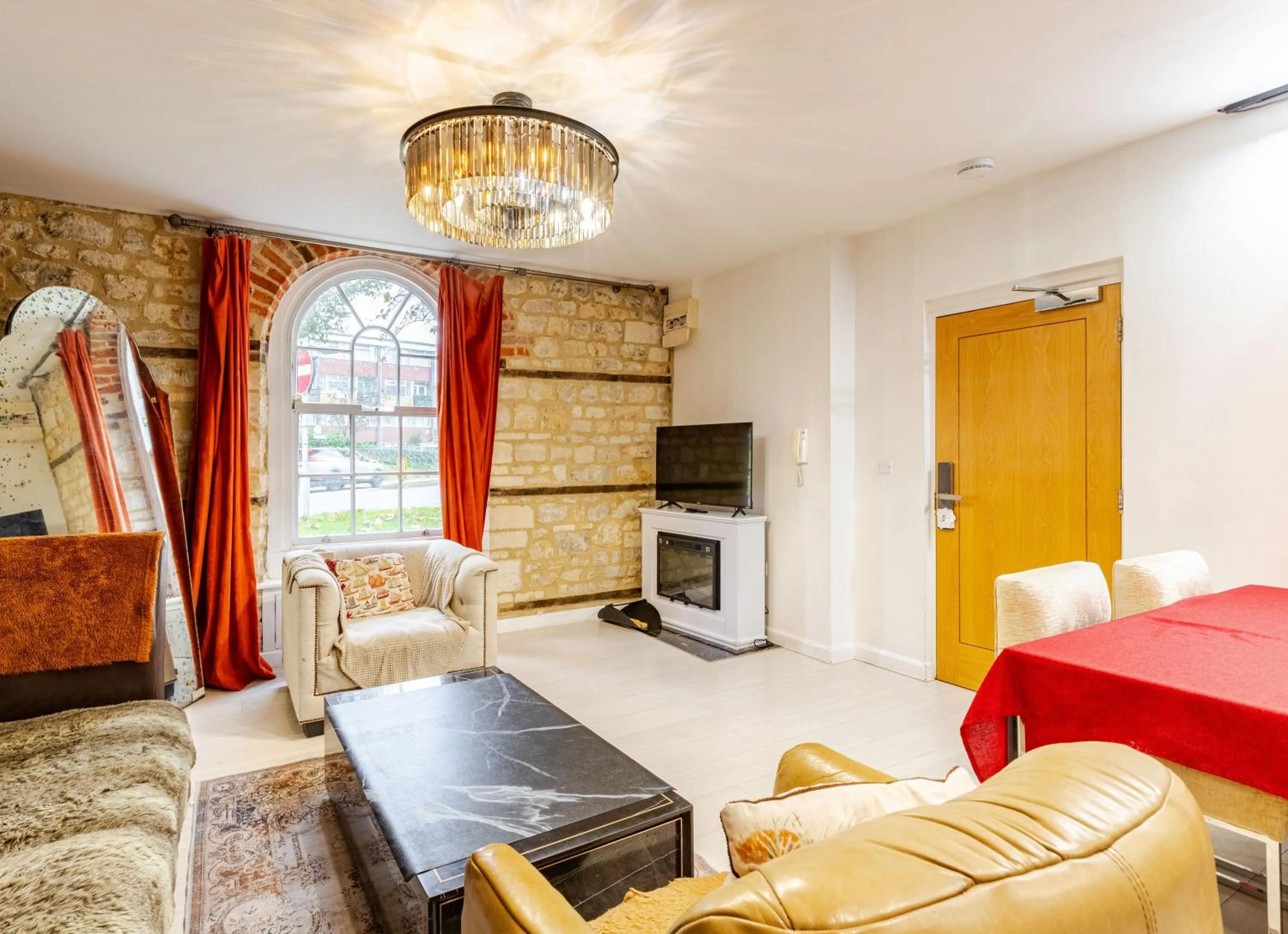 Living room, Bed in The Percy's