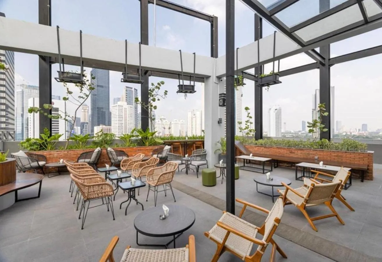 Restaurant/places to eat in ARTOTEL Hub Simpang Temu Jakarta