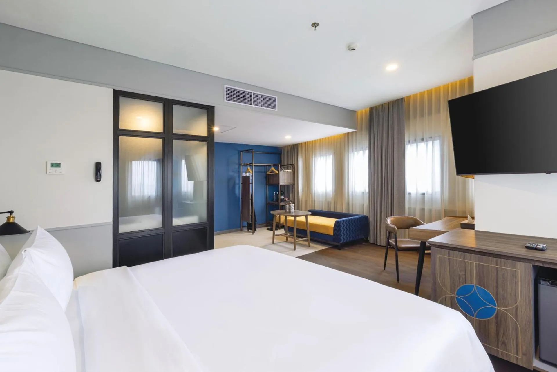 Bedroom, Bed in ARTOTEL Hub Simpang Temu Jakarta