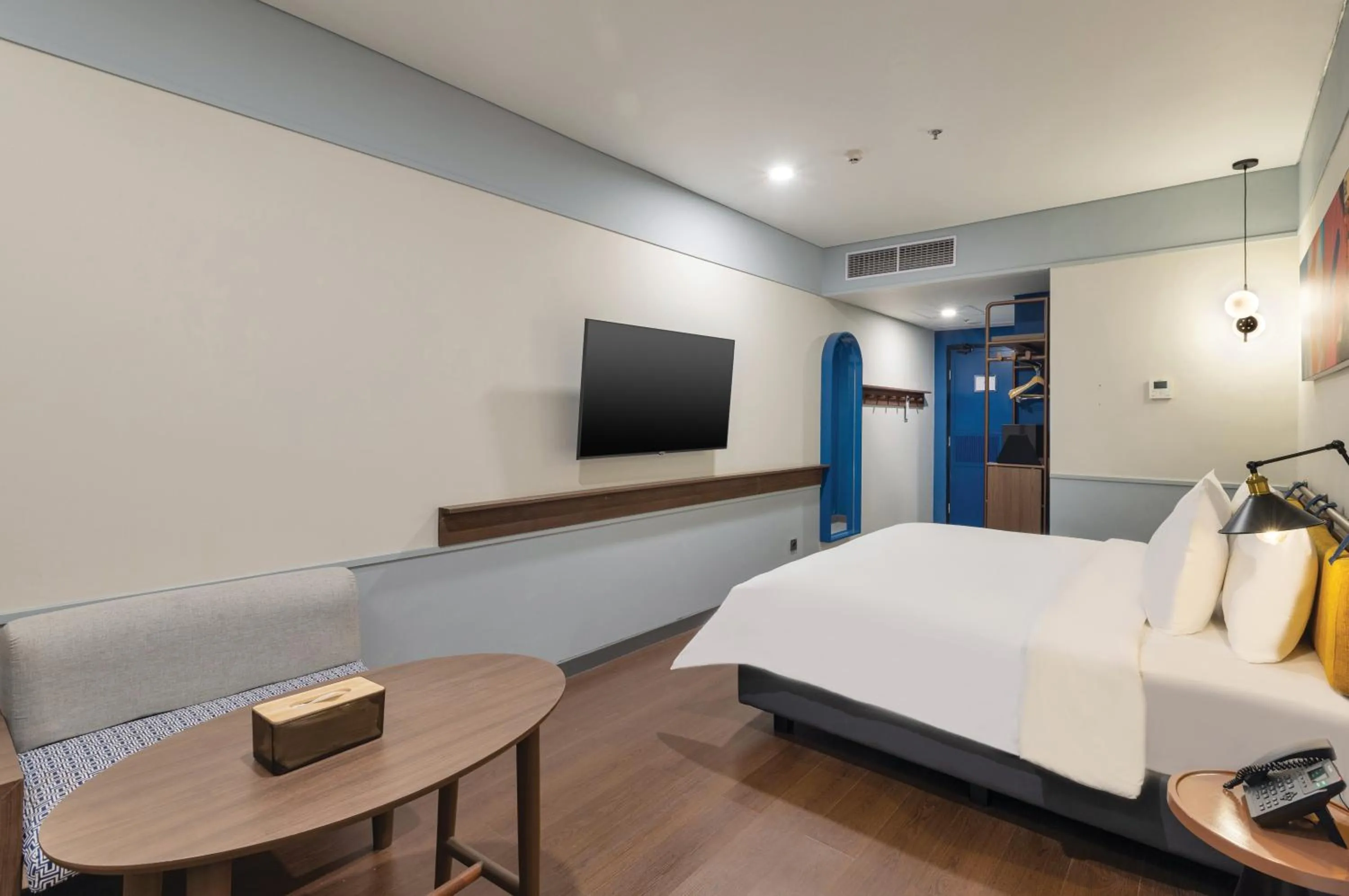 Bedroom, Bed in ARTOTEL Hub Simpang Temu Jakarta